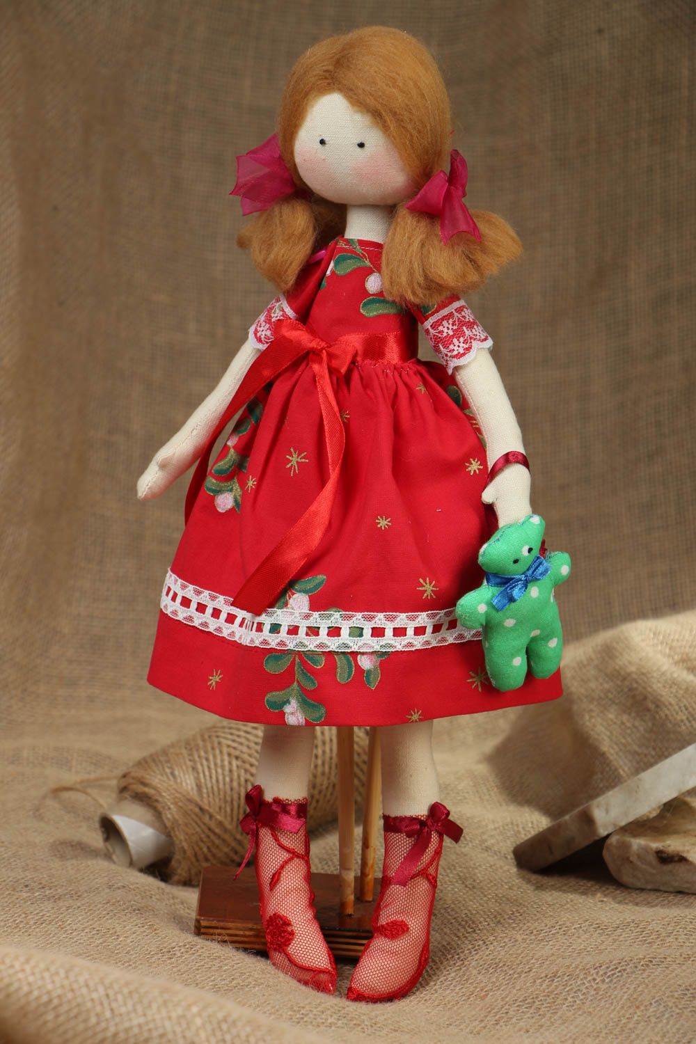 Künstlerische Puppe aus Baumwolle foto 5