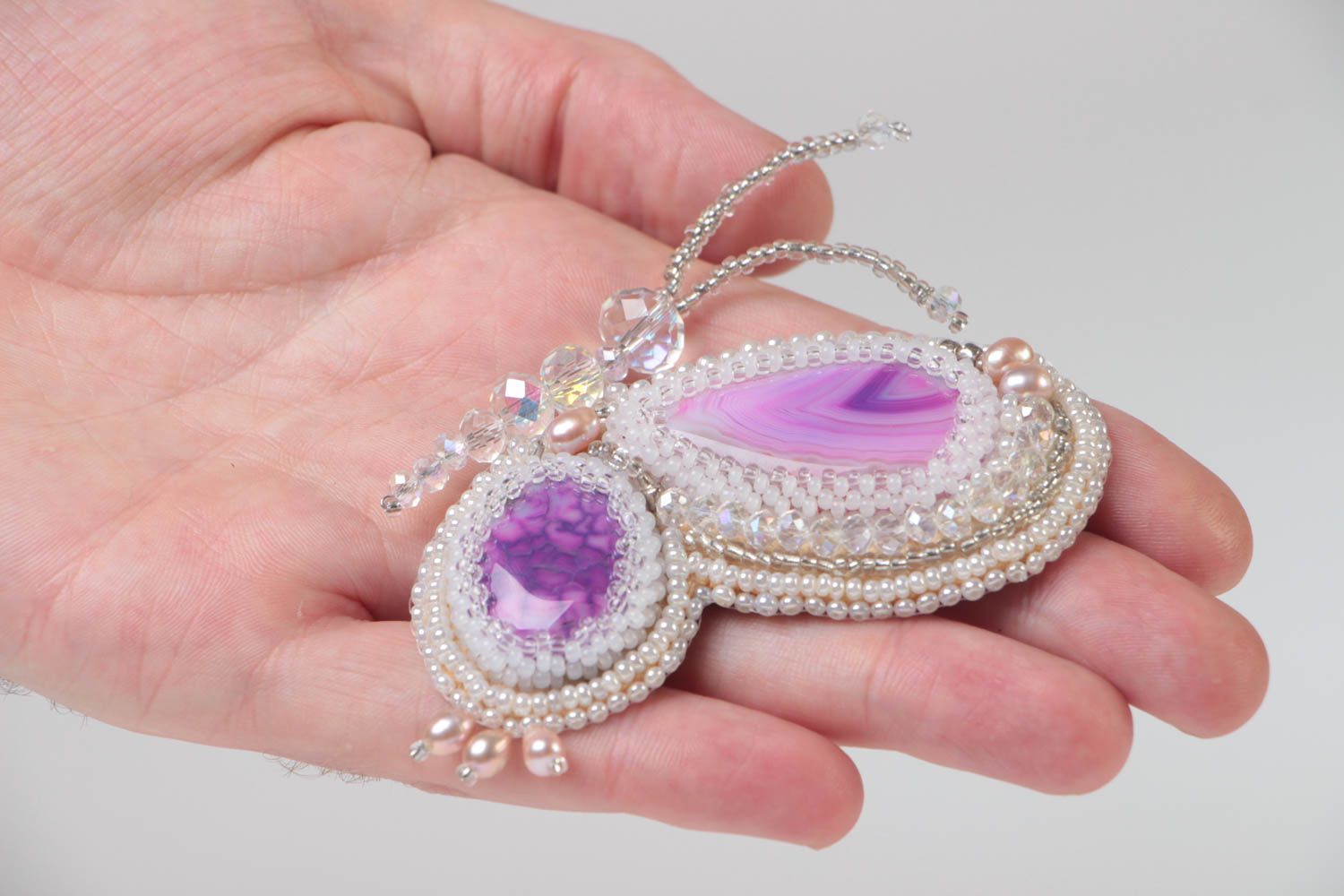 Broche Papillon blanc-violet faite main agate perles naturelles perles rocaille photo 5