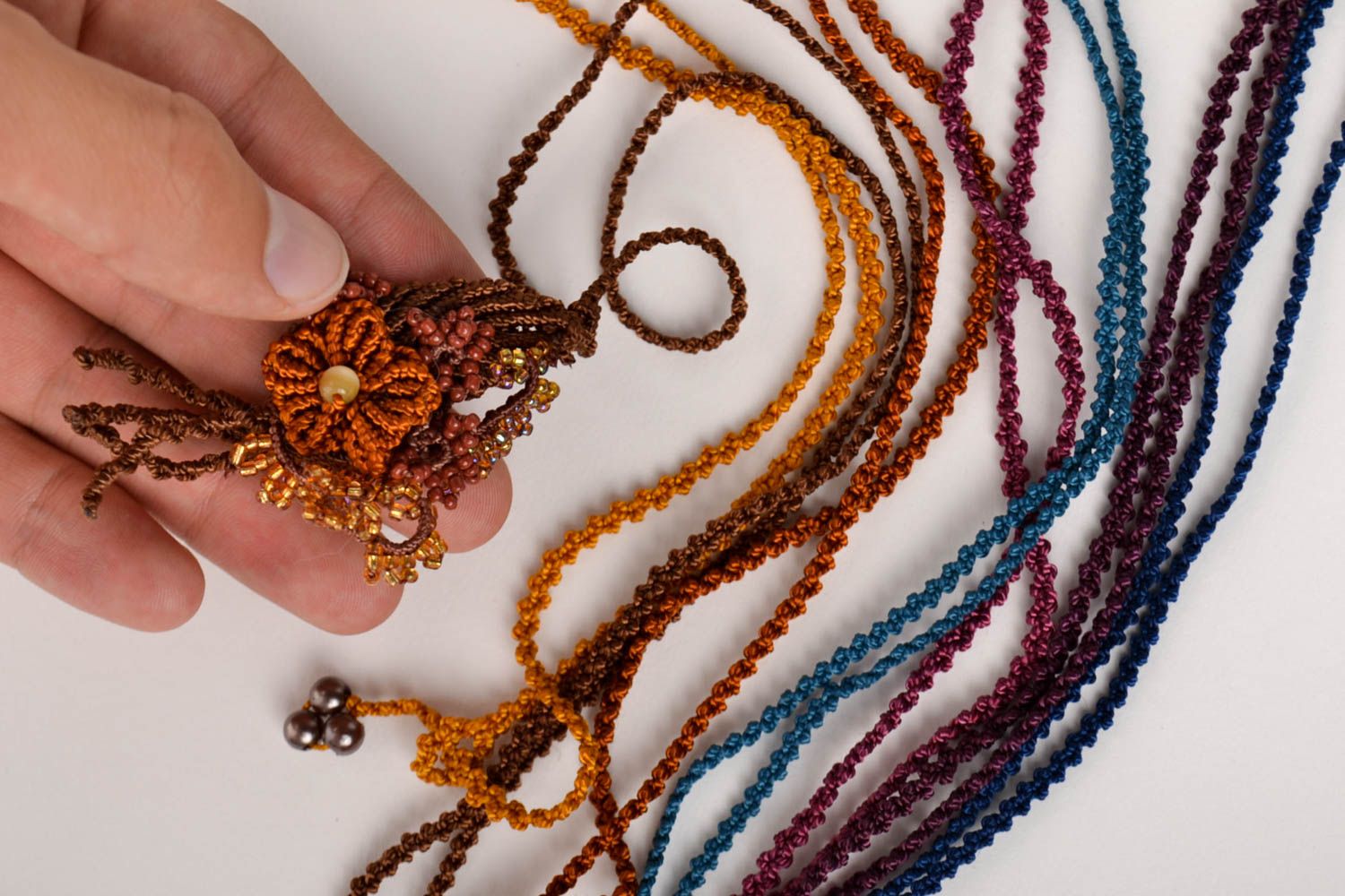 Hand-woven pendant stylish thread jewelry macrame bijouterie gift for women photo 5