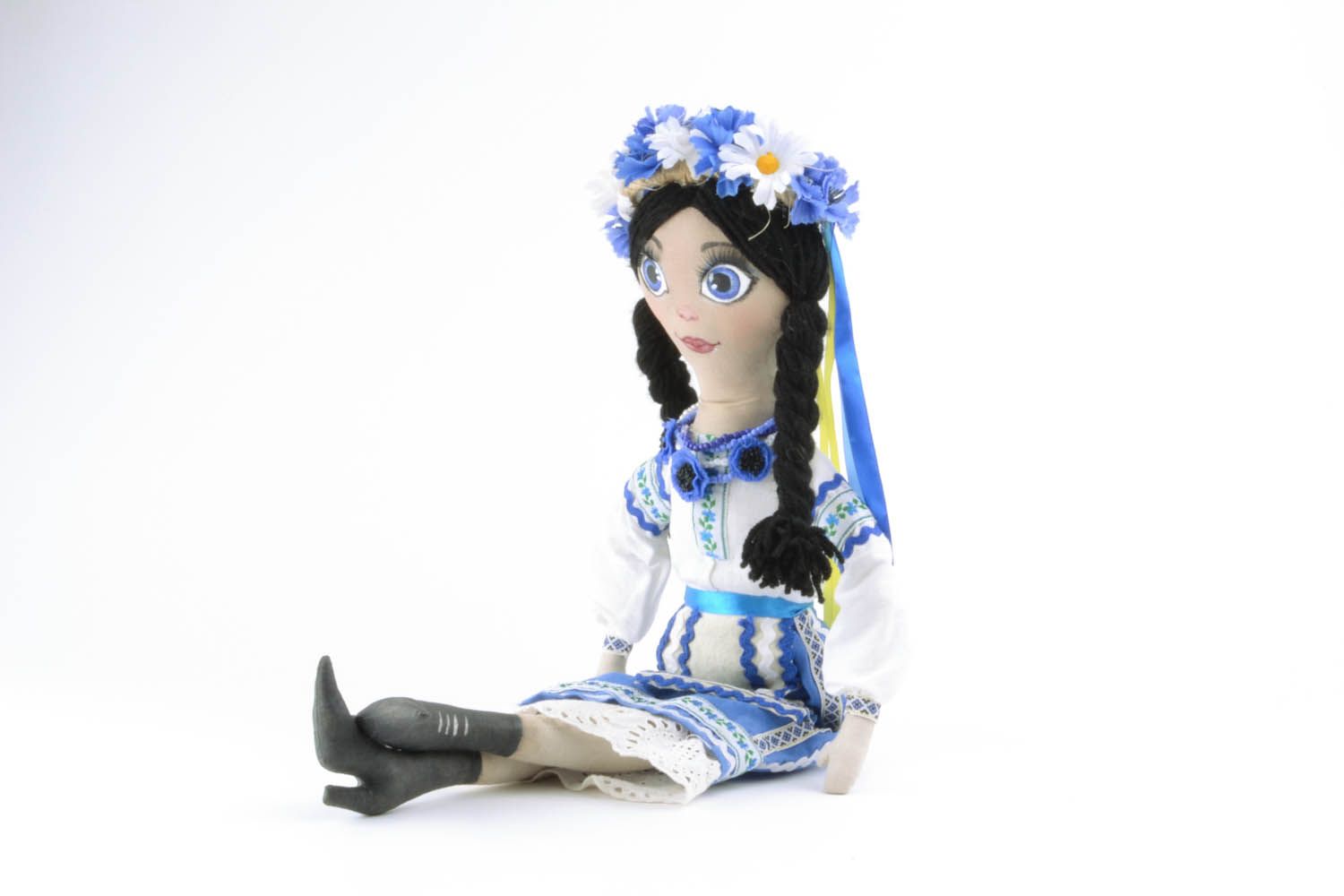 Мягкая кукла в украинском костюме фото 3