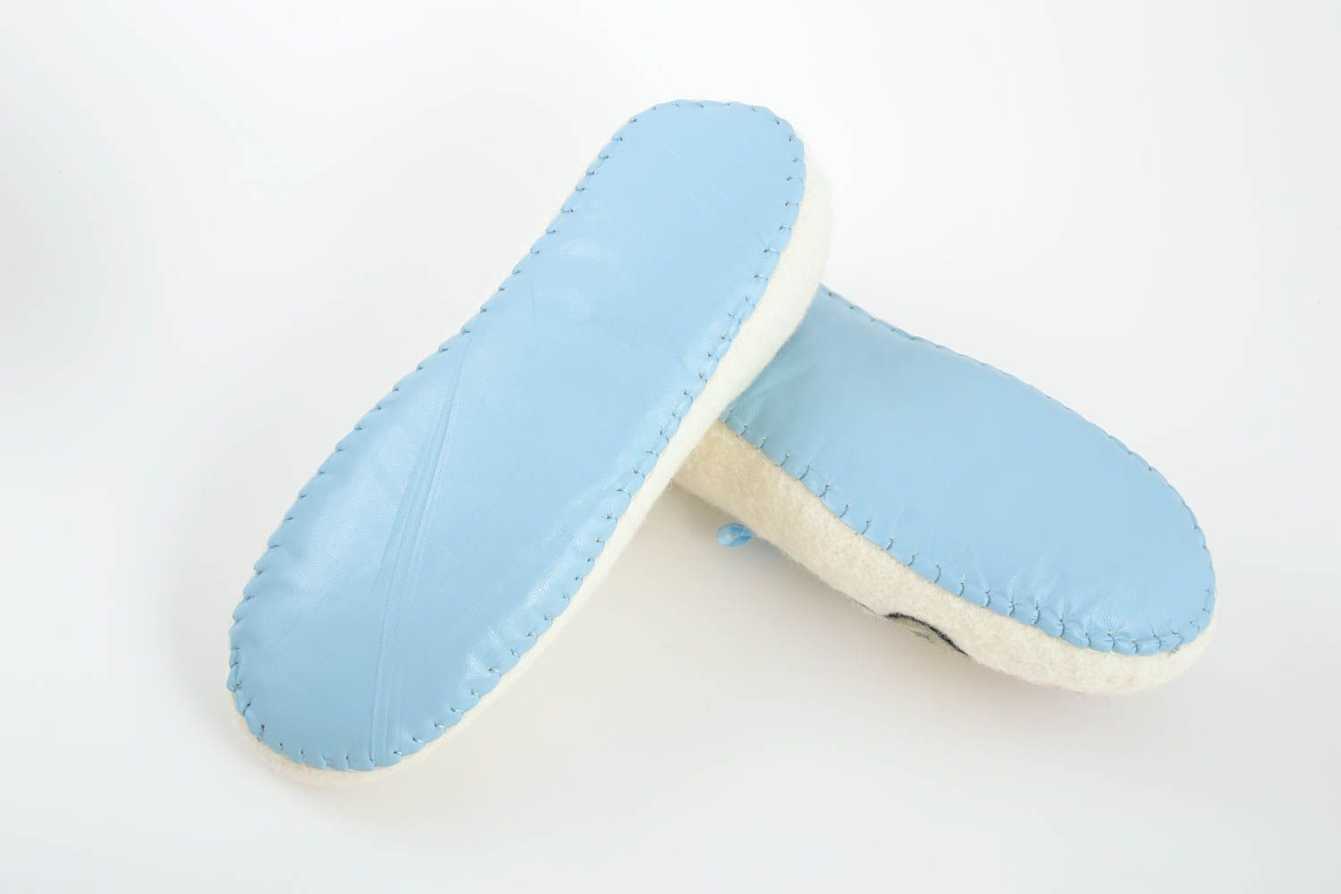 Beautiful white handmade designer felted wool men's house slippers photo 5