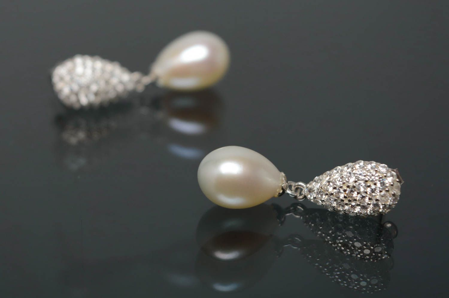 Boucles d'oreilles en argent avec perles faites main pendantes accessoire design photo 4
