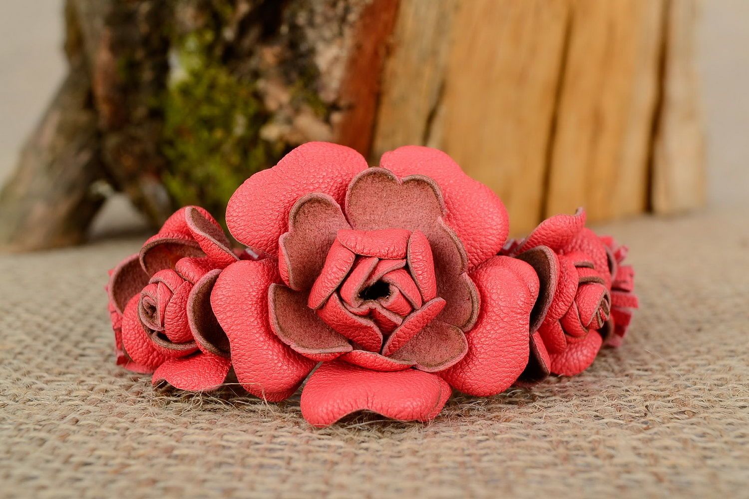 Leather bracelet with flowers photo 1