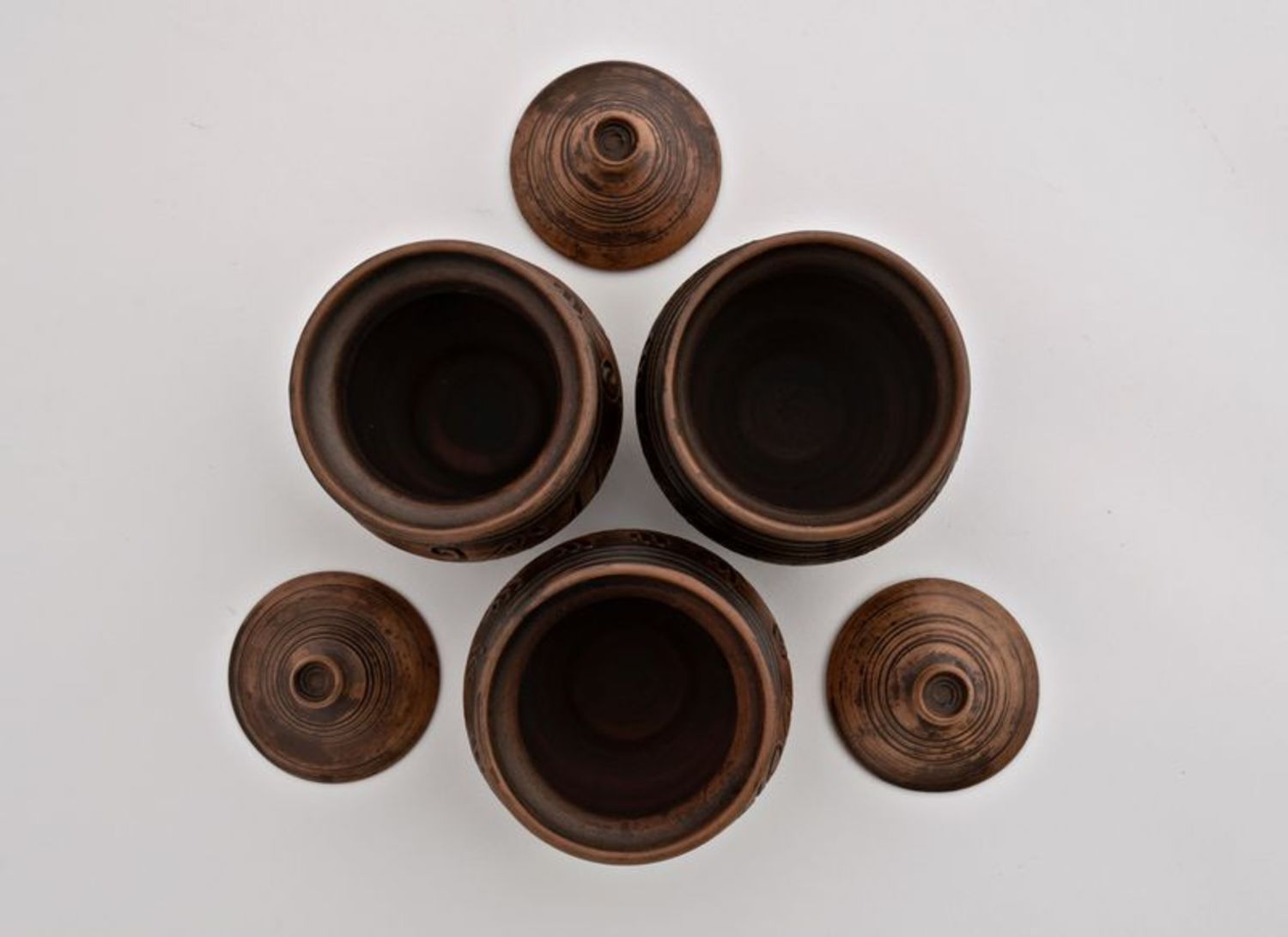 Assortimento di barattoli di argilla fatto a mano Set di barattoli in ceramica foto 4