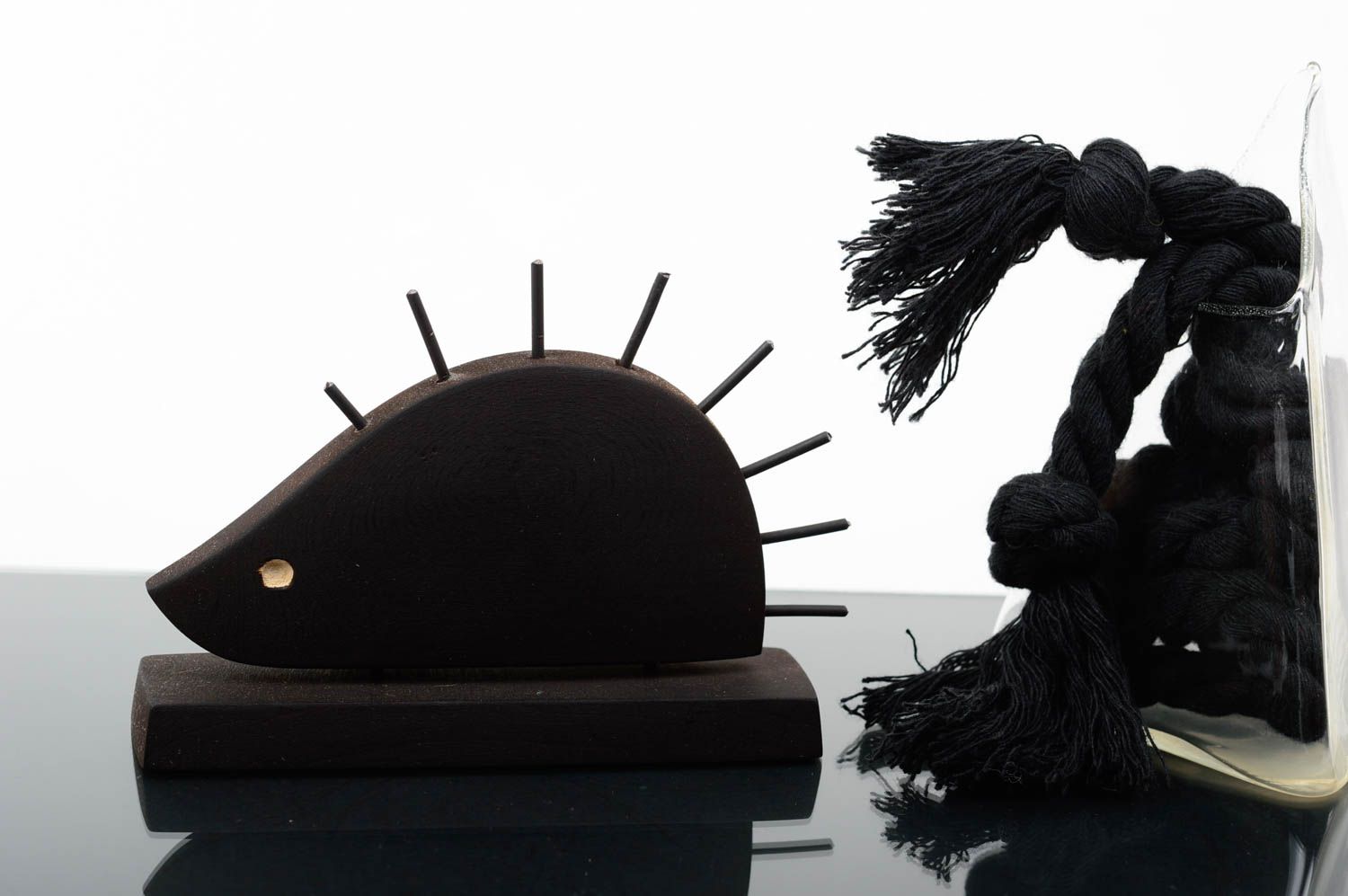 Figurine décorative fait main Statuette en bois de frêne noir Cadeau original photo 1