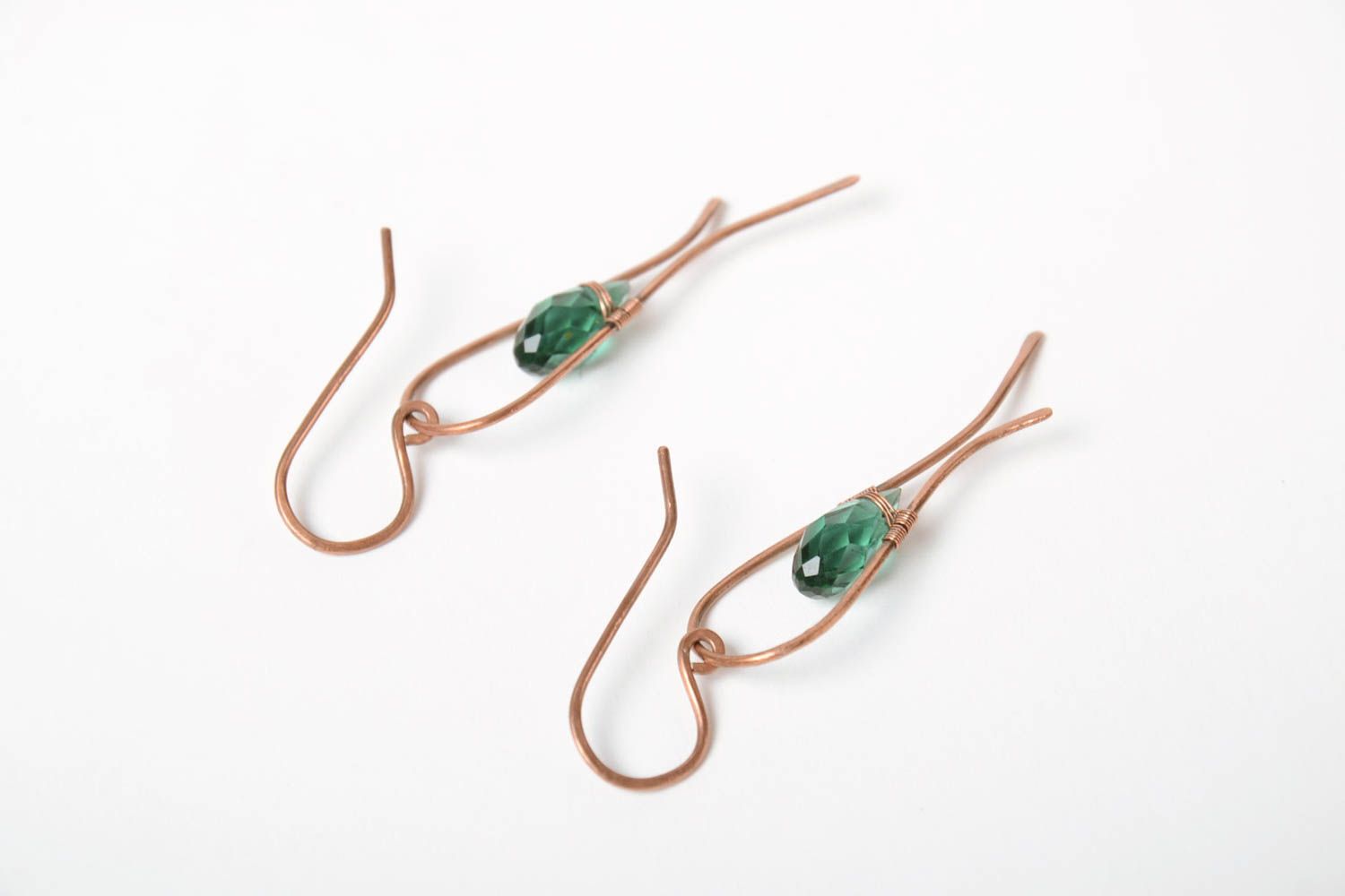 Handmade laconic wire wrap copper earrings with green crystal glass beads photo 4