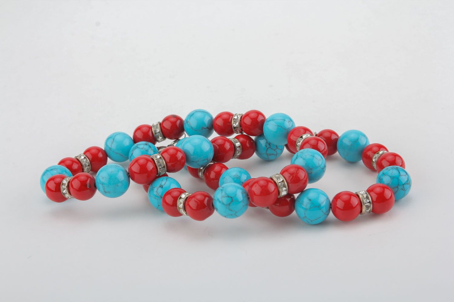 Necklace made of turquoise and coral photo 1