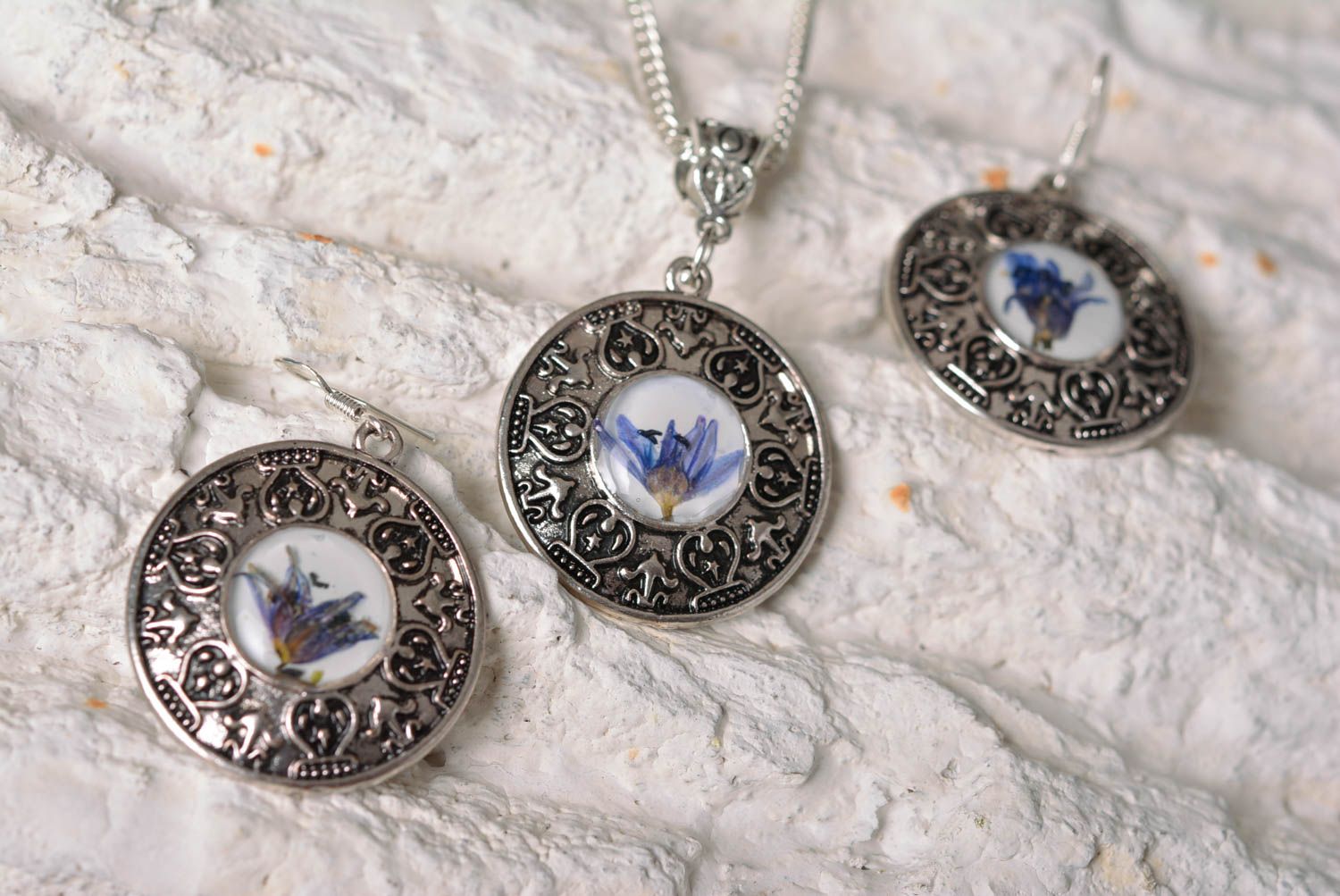 Conjunto de joyas artesanal con metal pendientes y colgante accesorios femeninos foto 1
