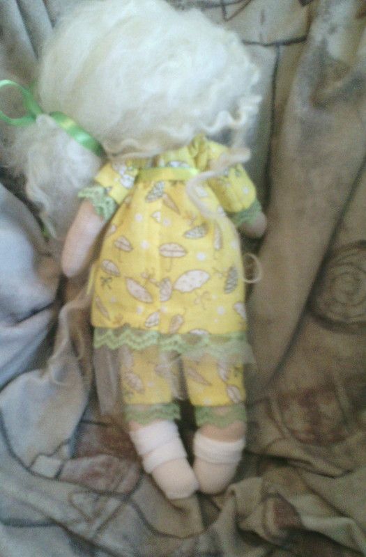 Handmade Spielzeug Puppe aus Stoff aus Jeansstoff für Kinder und Interieur foto 3