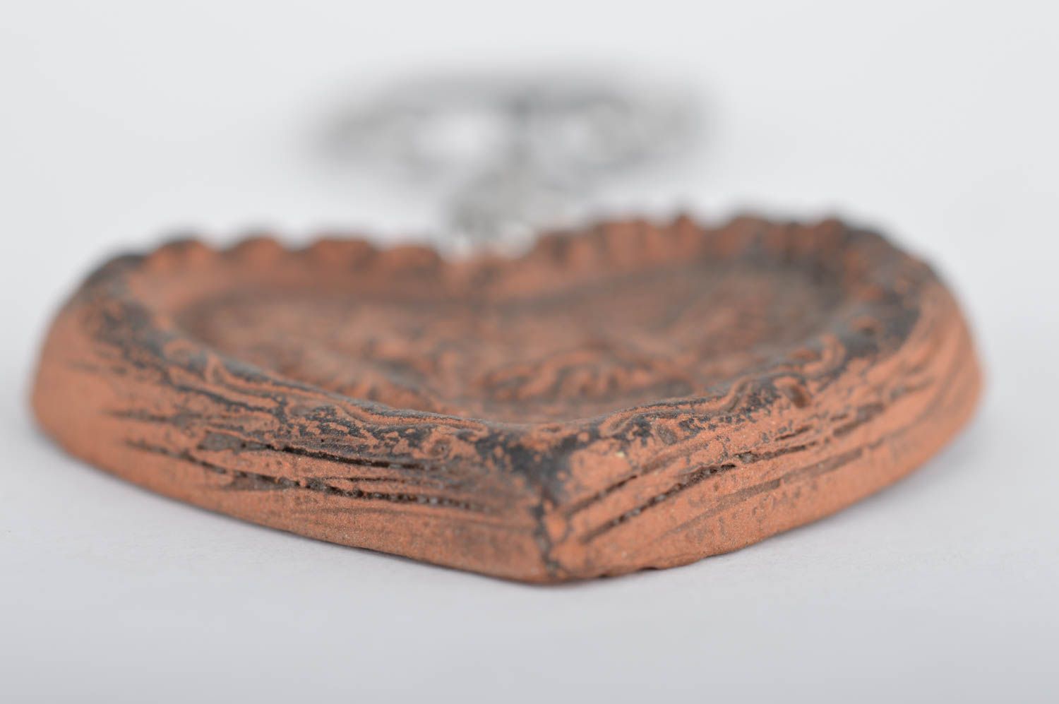 Porte-clés coeur en argile fait main marron écologique fourniture en métal photo 4