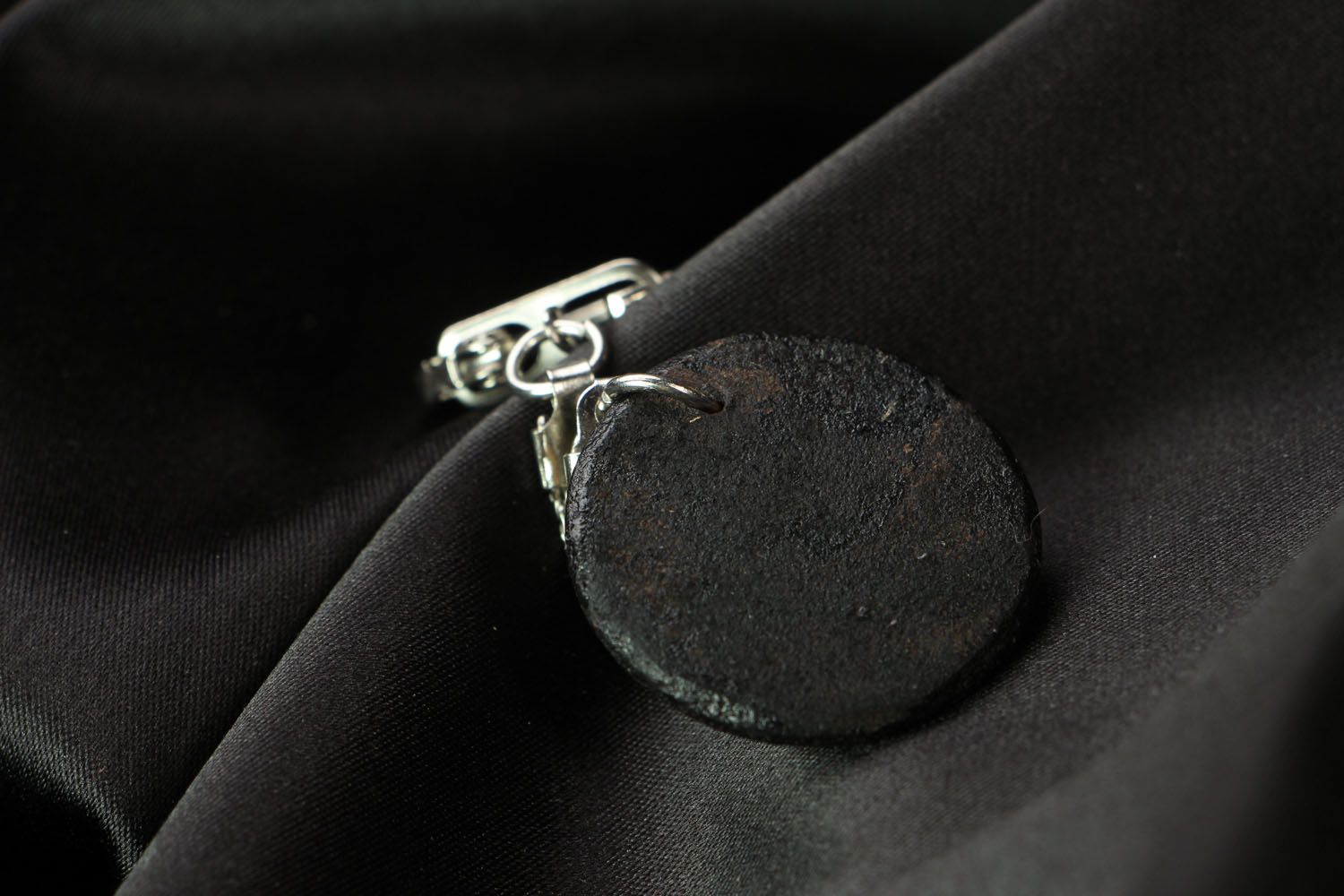 Souvenir leather keychain photo 3