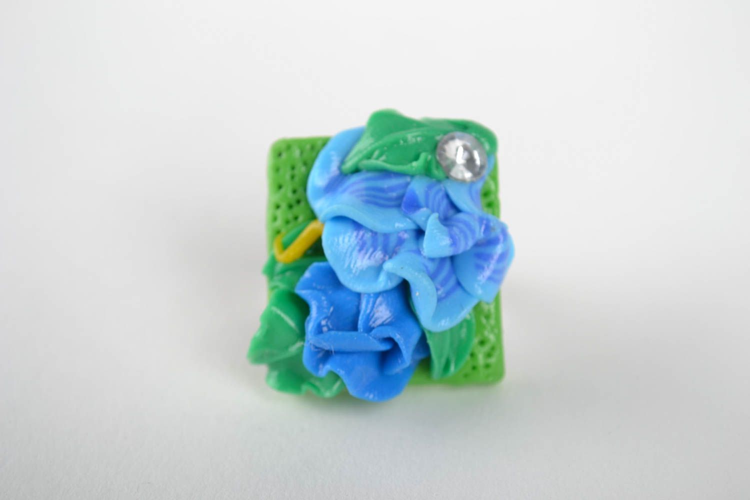 Голубое разъемное кольцо с цветами из полимерной глины аксессуар ручной работы  фото 2