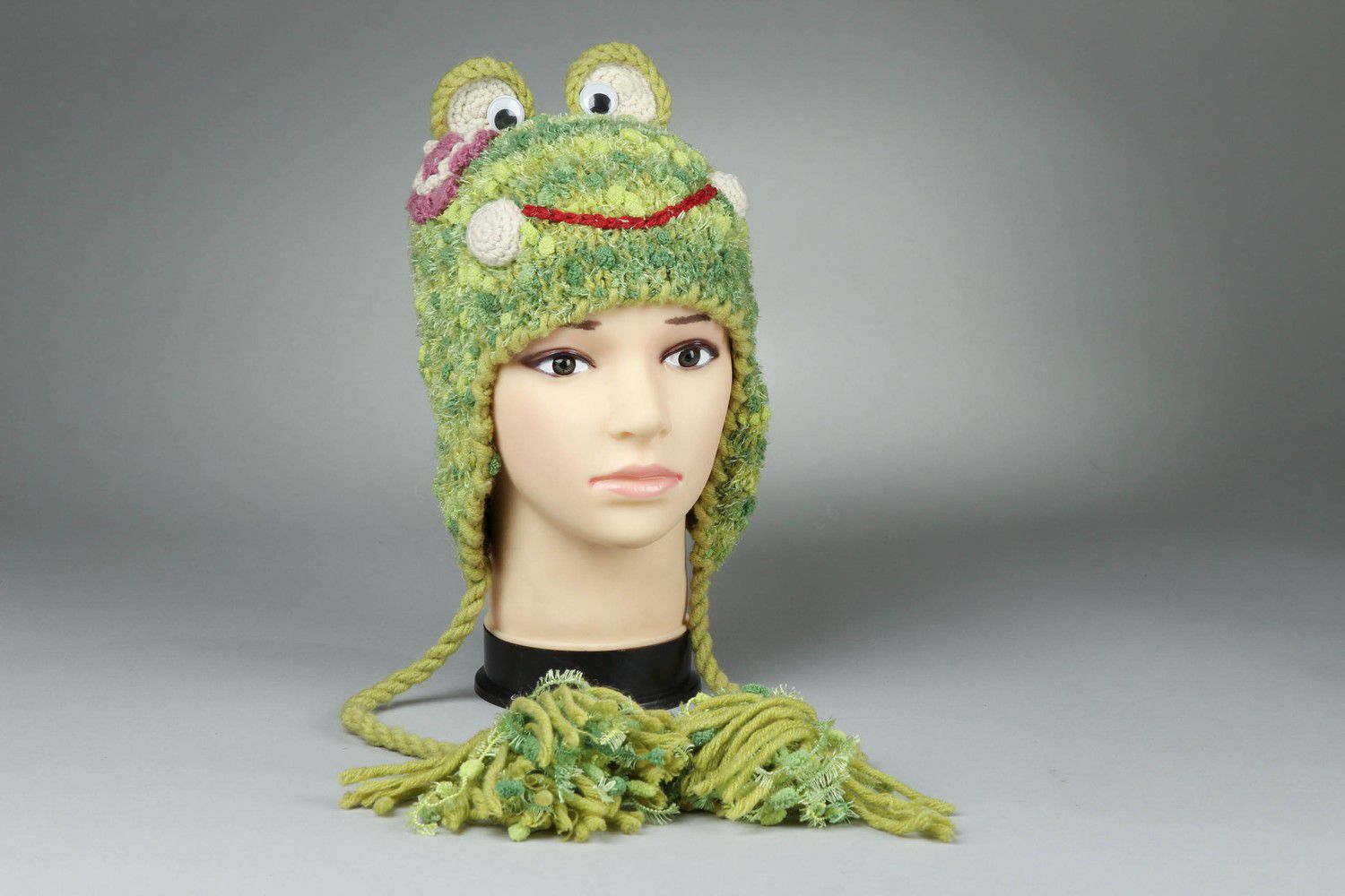 Bonnet tricoté grenouille verte fait main photo 1