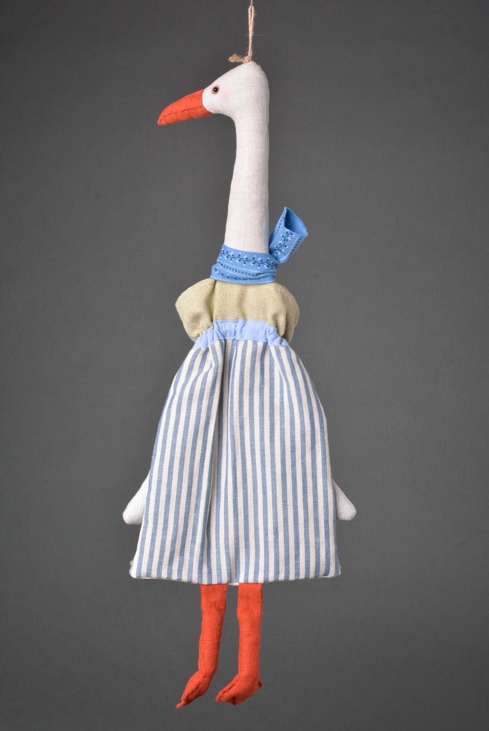 Интерьерная игрушка ручной работы кукла пакетница Гусыня из хлопка декор кухни фото 2