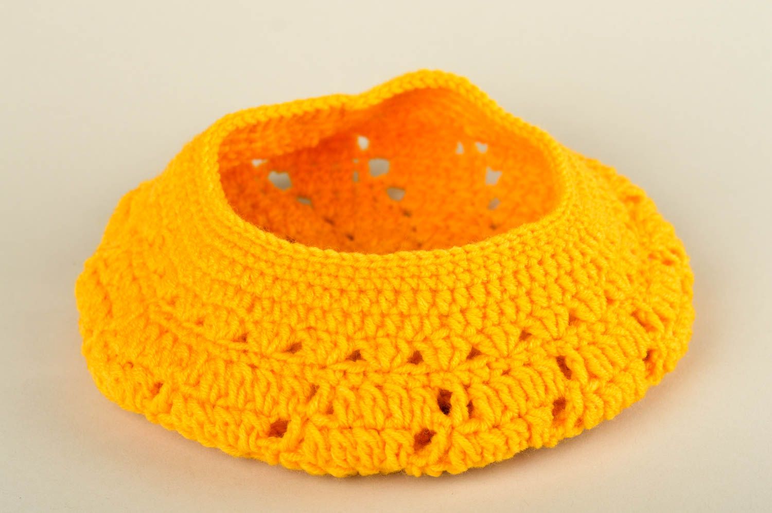 Béret pour fille Bonnet jaune fait main tricoté au crochet Vêtement enfant photo 4
