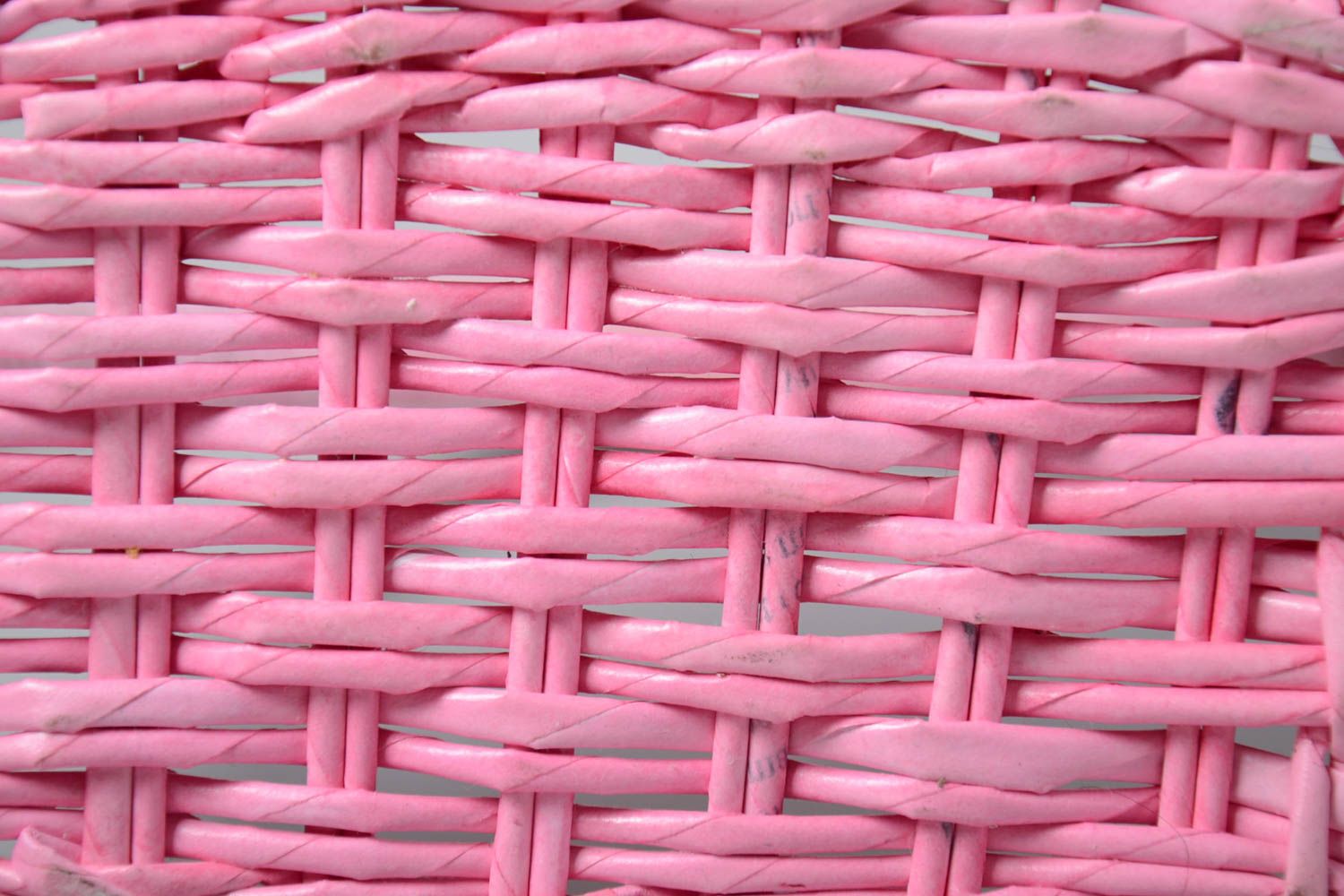 Woven basket made of paper rod small pink with white handmade photo 4
