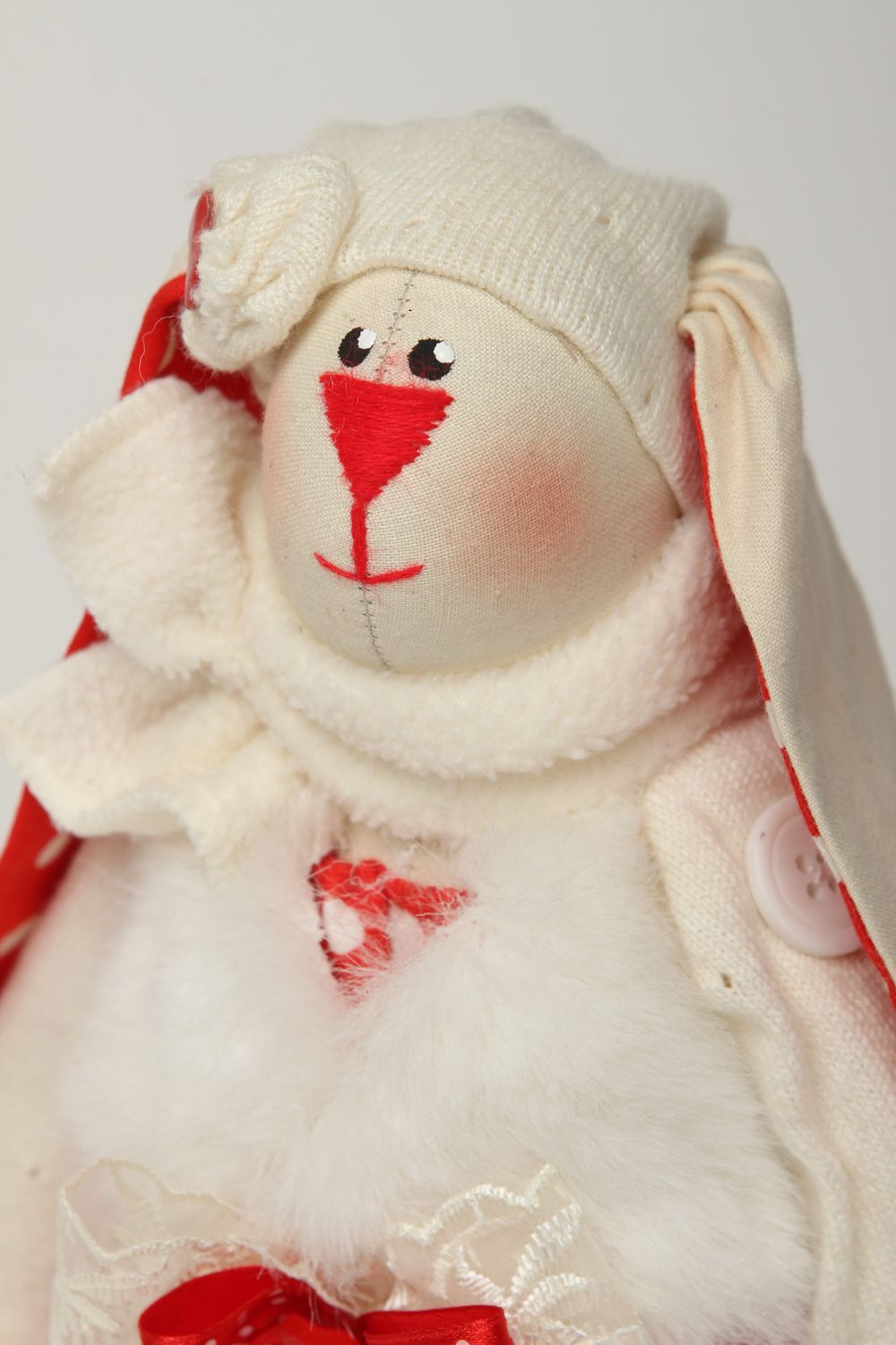 Handmade Kuscheltier Hase im Winteranzug Stoff Spielzeug Geschenk für Kinder  foto 3
