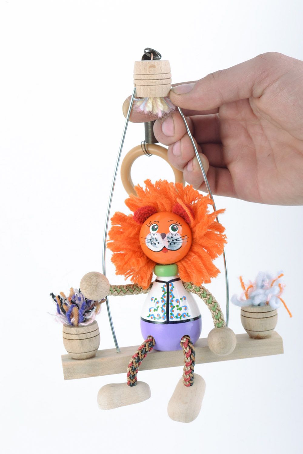 Holz Spielzeug Löwe mit bunter Bemalung Designer interessant für Kinder Handarbeit foto 1
