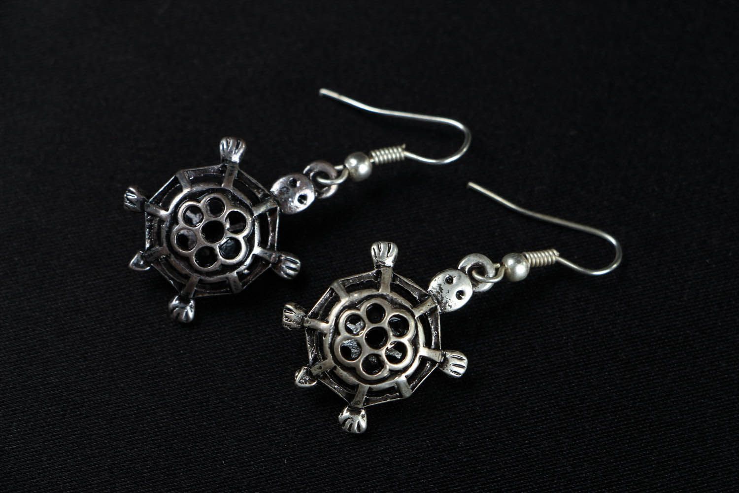Metal earrings Turtles photo 1