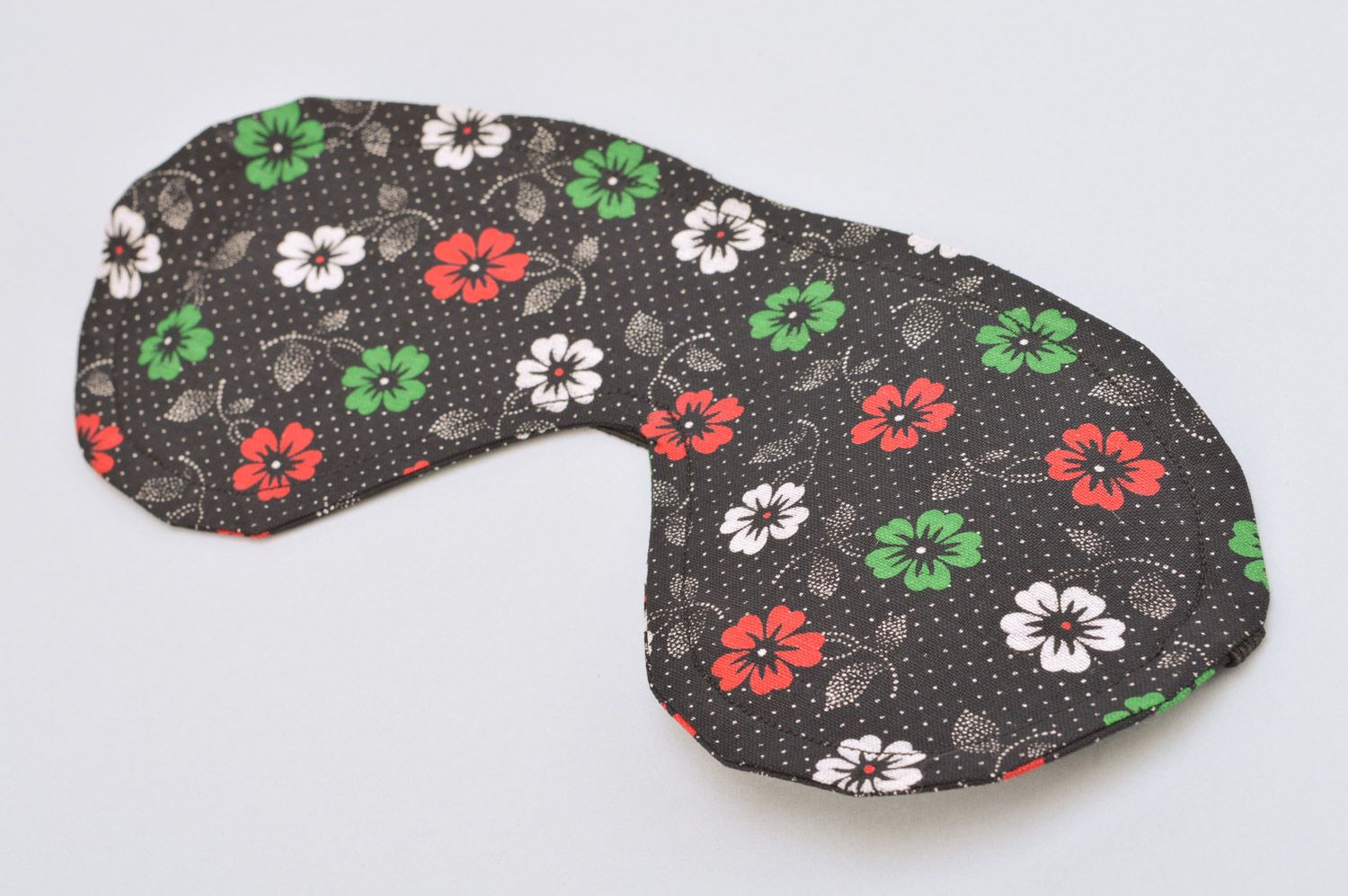 Handmade black sleep mask sewn of cotton fabric with floral pattern for men  photo 5
