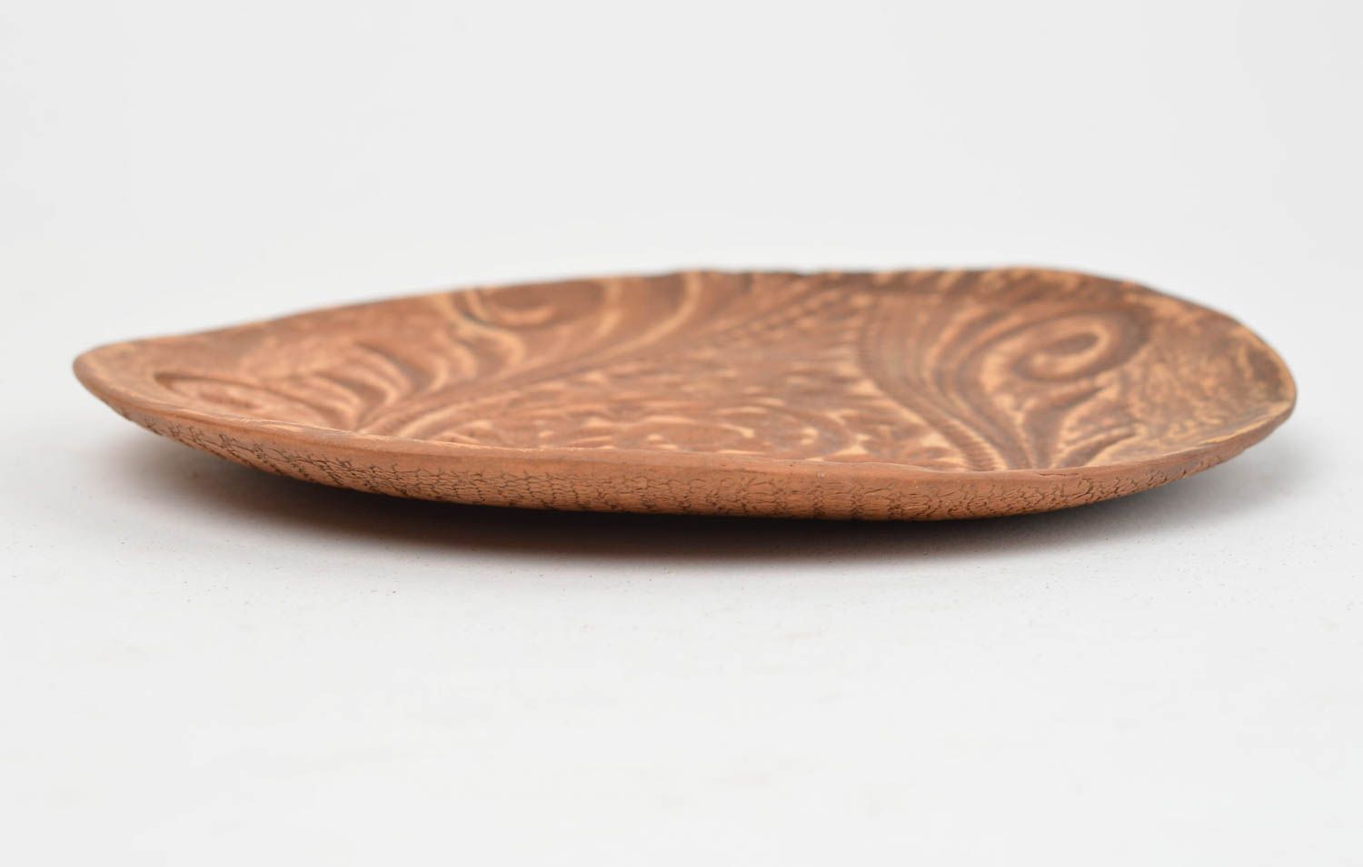 Origineller runder brauner kleiner Ton Teller mit Muster handmade Öko Geschirr foto 3