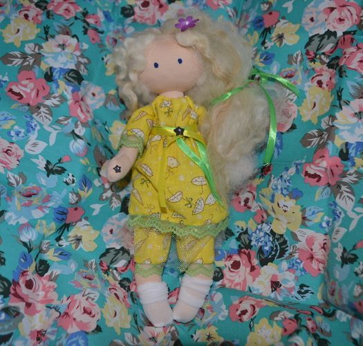 Handmade Spielzeug Puppe aus Stoff aus Jeansstoff für Kinder und Interieur foto 1