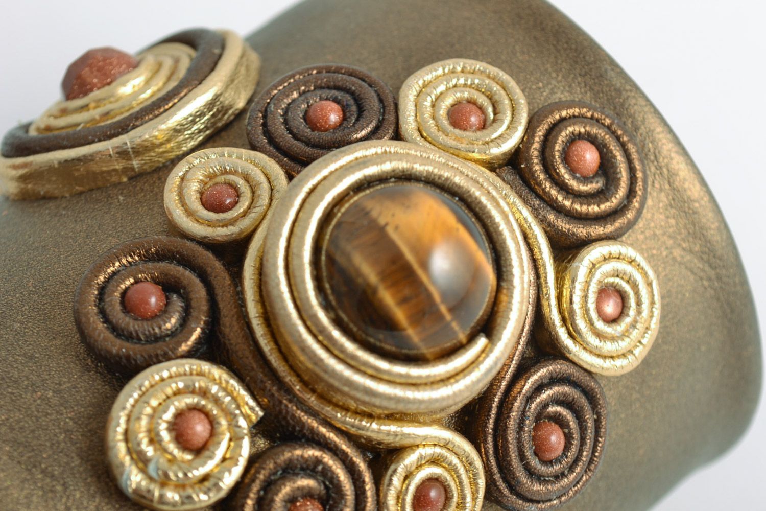 Кожаный браслет с натуральными камнями коричневый широкий необычный хенд мэйд фото 3