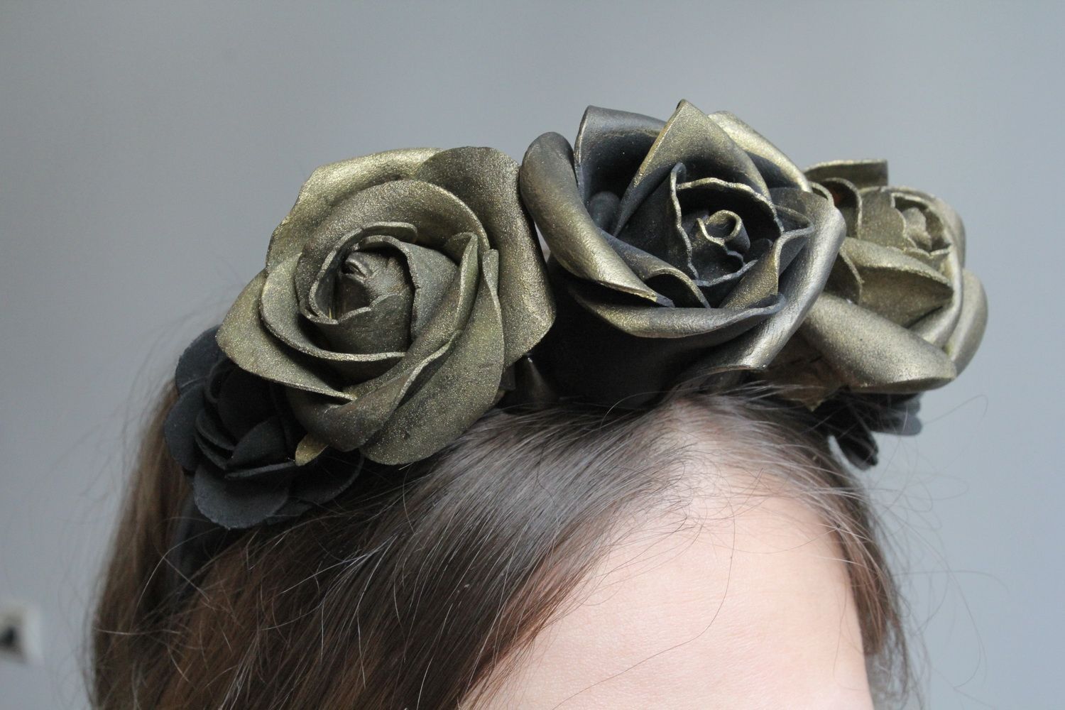 Hair band with flowers  photo 2