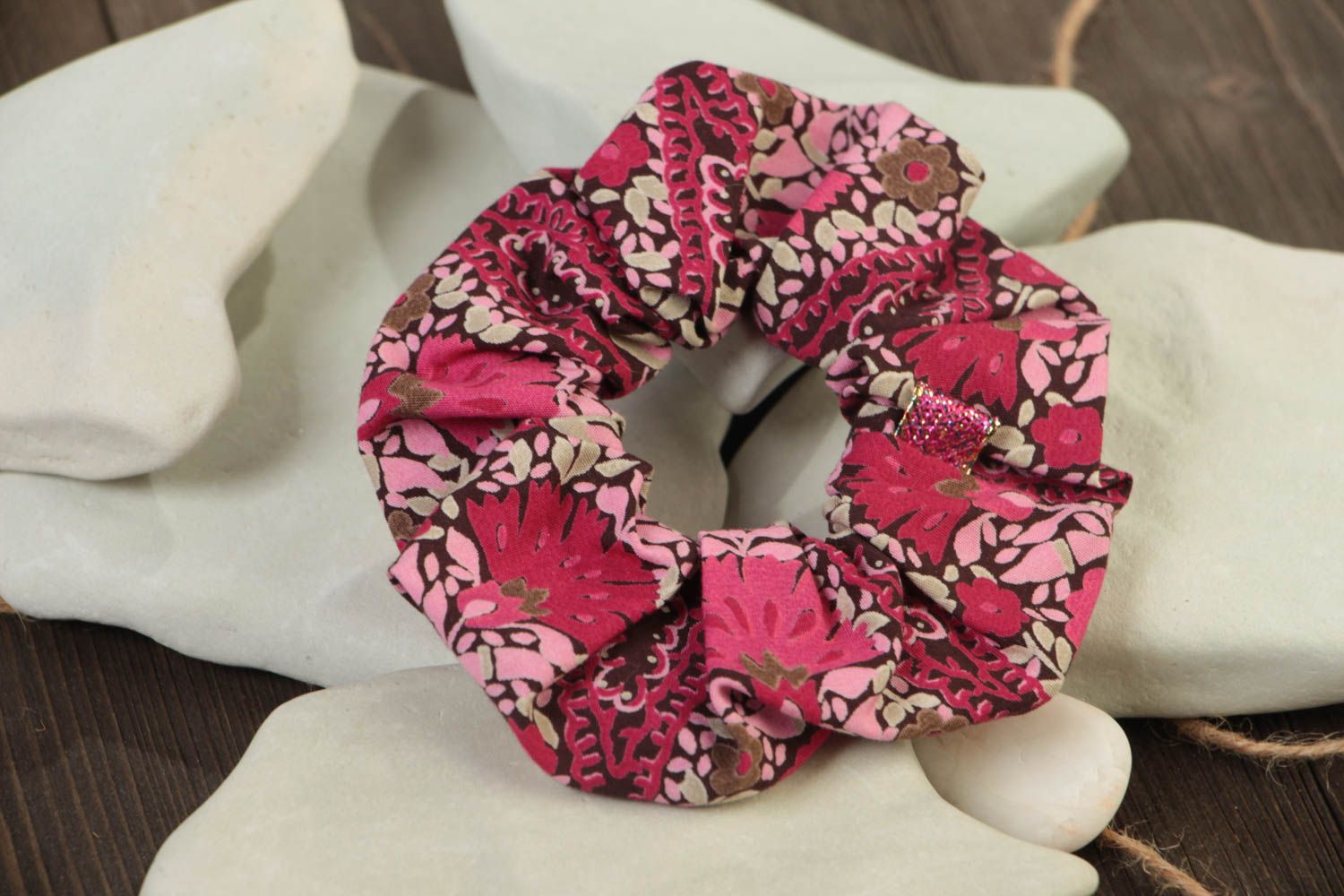 Chouchou rose pour cheveux en coton naturel à motif floral fait main original photo 1