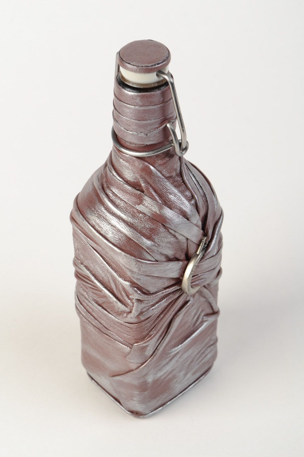 Handmade high bottle decorated with leather with cork metallic color photo 3