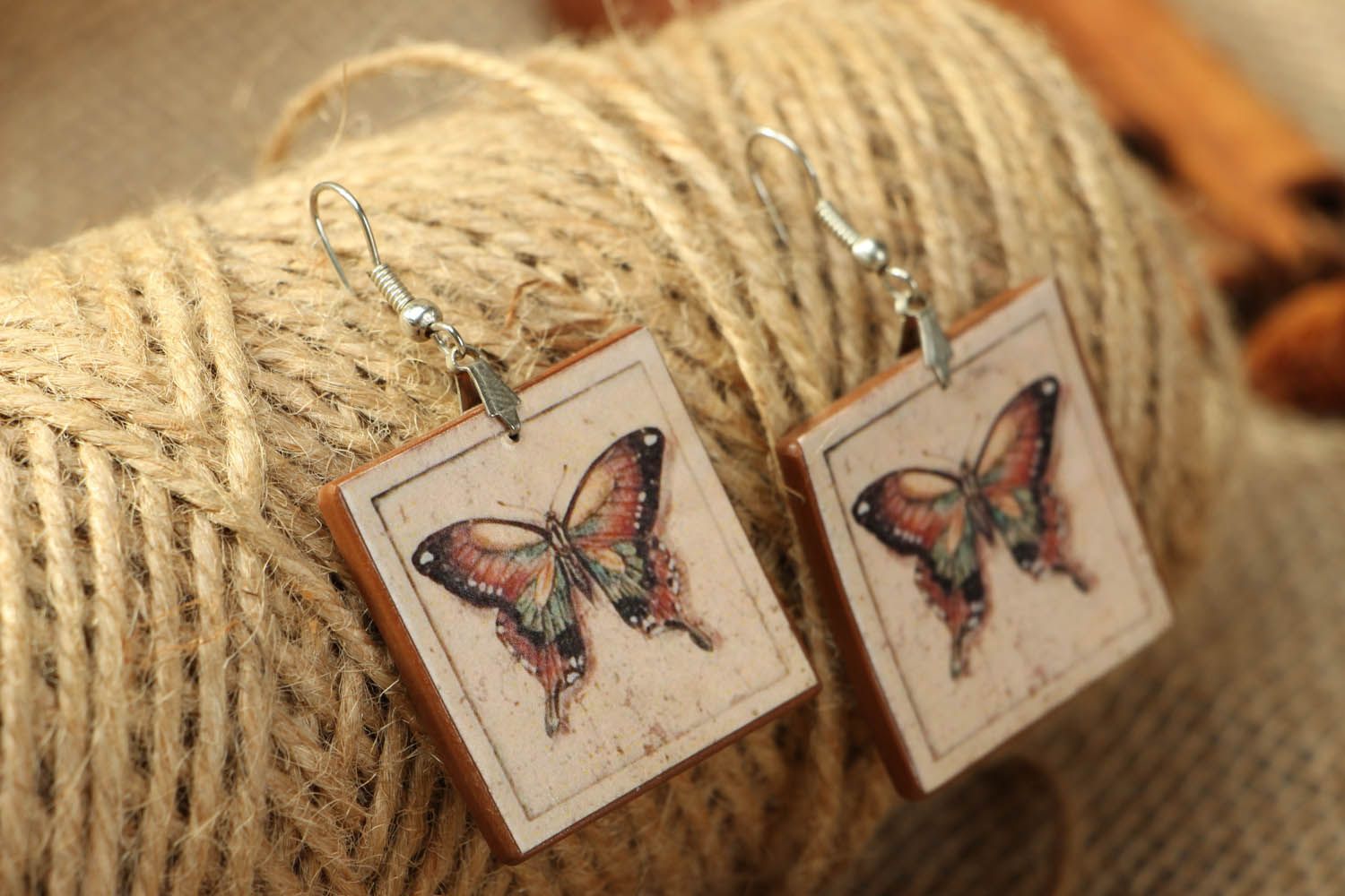 Boucles d'oreilles fantaisie carrées Papillons  photo 3