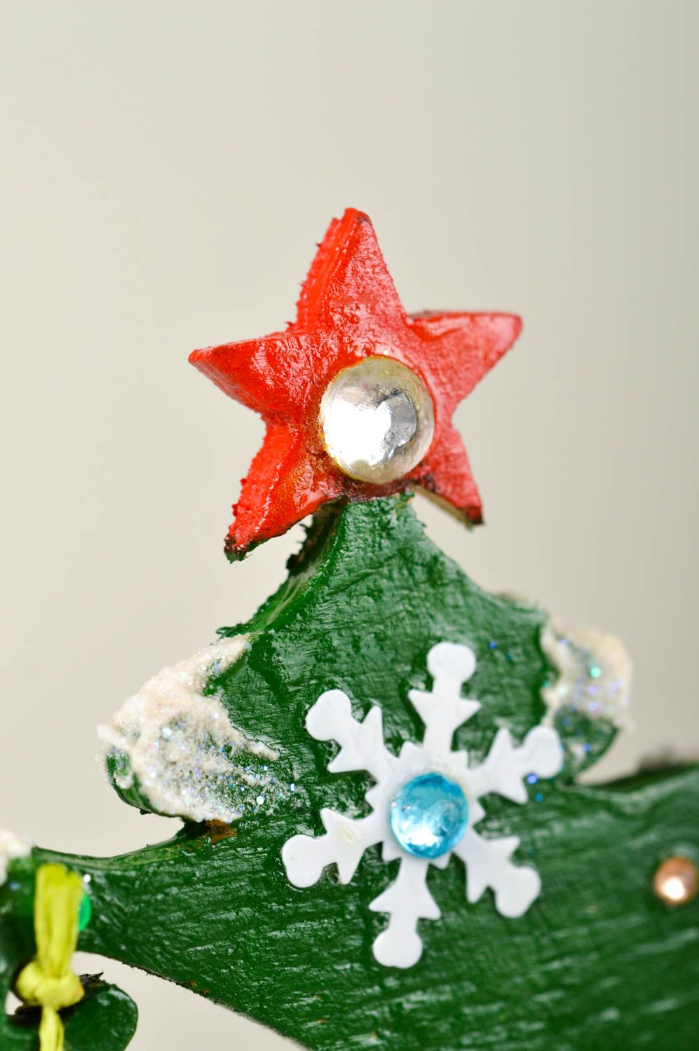 Handmade Deko Tannenbaum Wohn Accessoire künstlicher Baum mit Schneeflocken foto 4