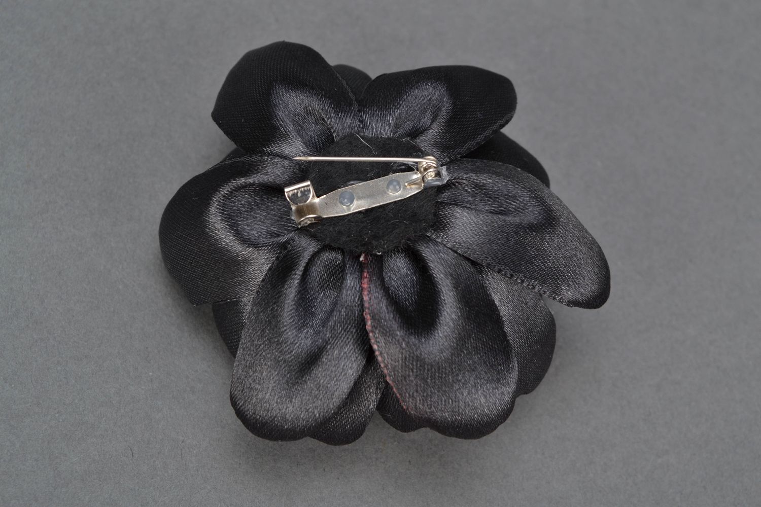 Black satin flower brooch photo 4
