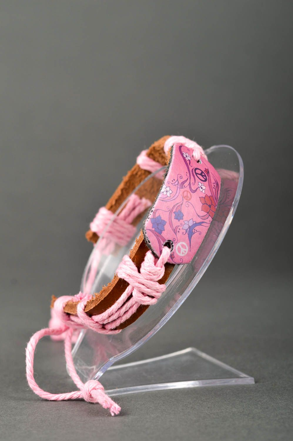 Кожаный браслет ручной работы украшение из кожи розовый браслет на руку женский фото 2