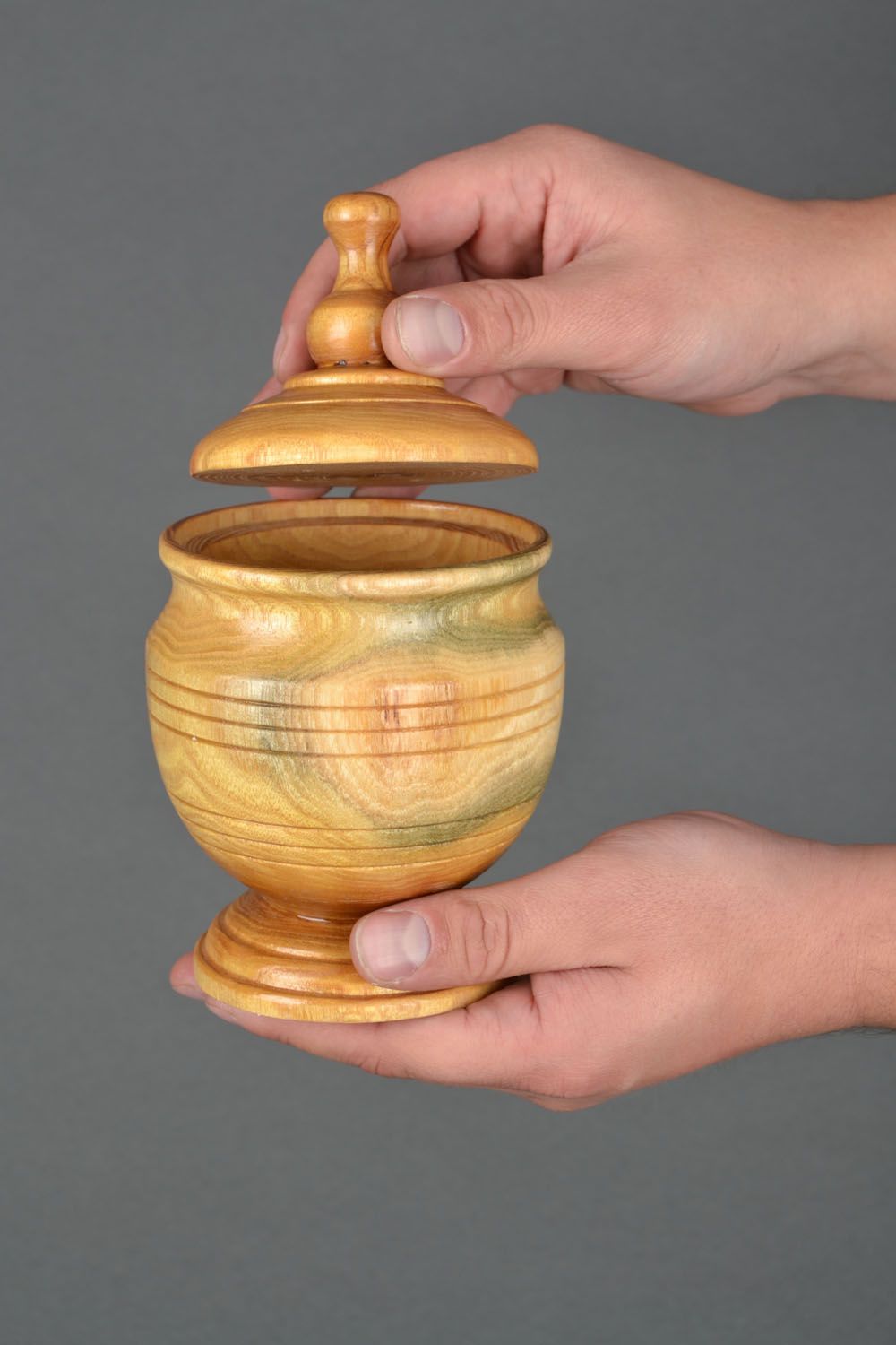 Wooden pot with lid photo 2