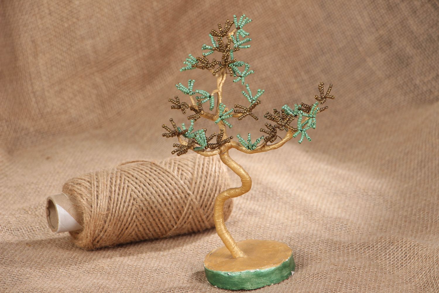 Árbol artificial de abalorios hecho a mano foto 4