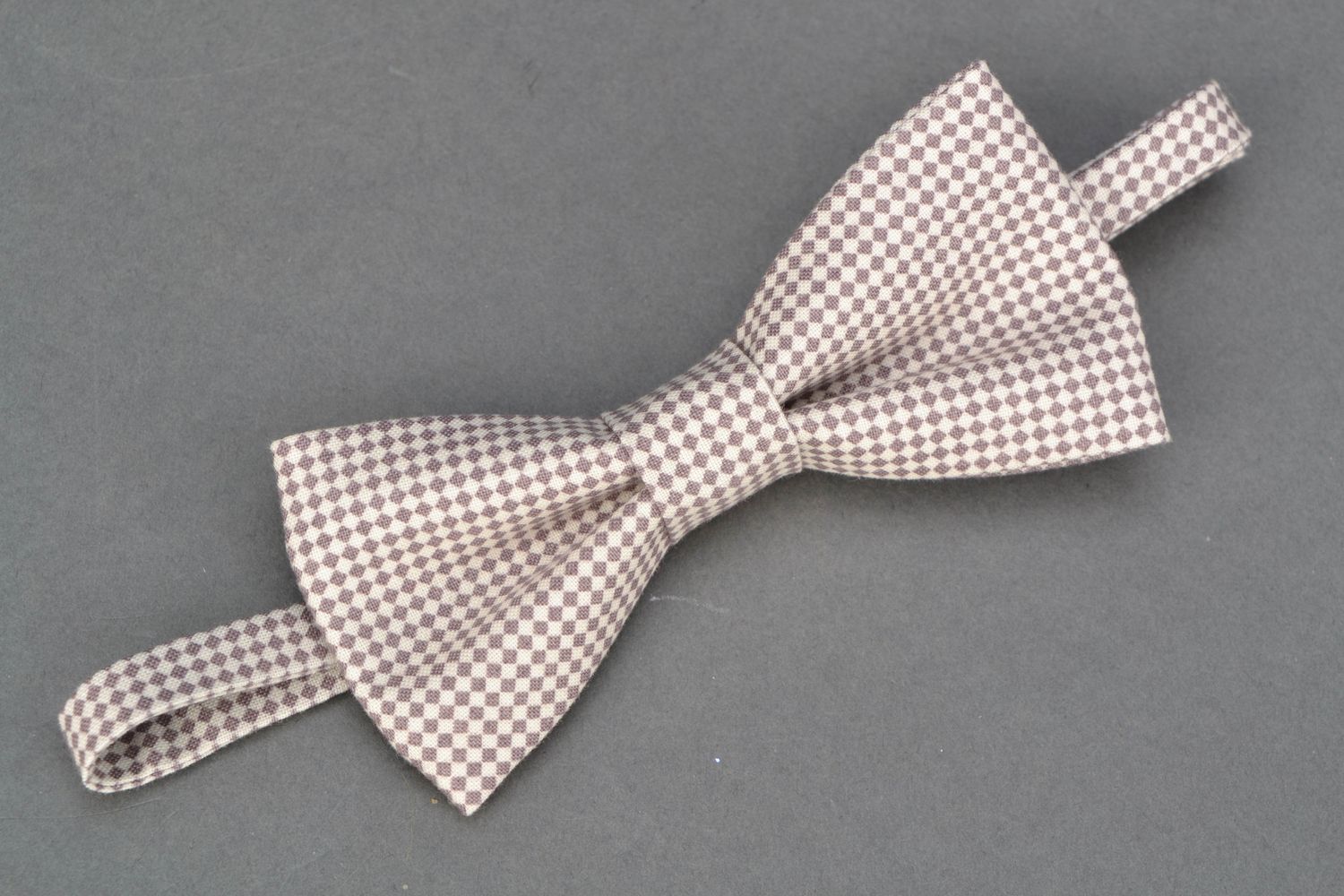 Cotton bow tie with brown rhombs photo 3