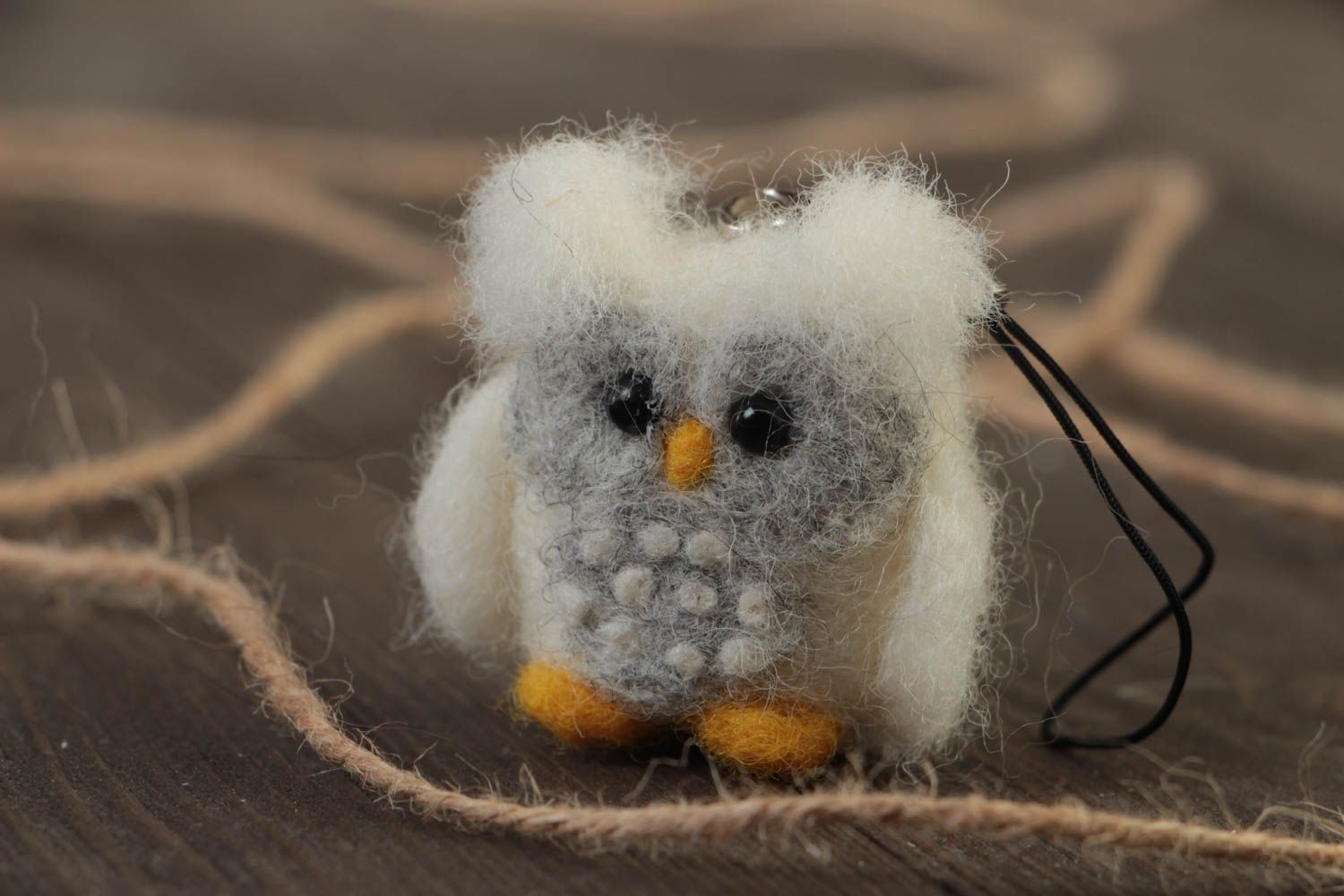 Children's handmade funny small felt keychain in the shape of owl photo 1