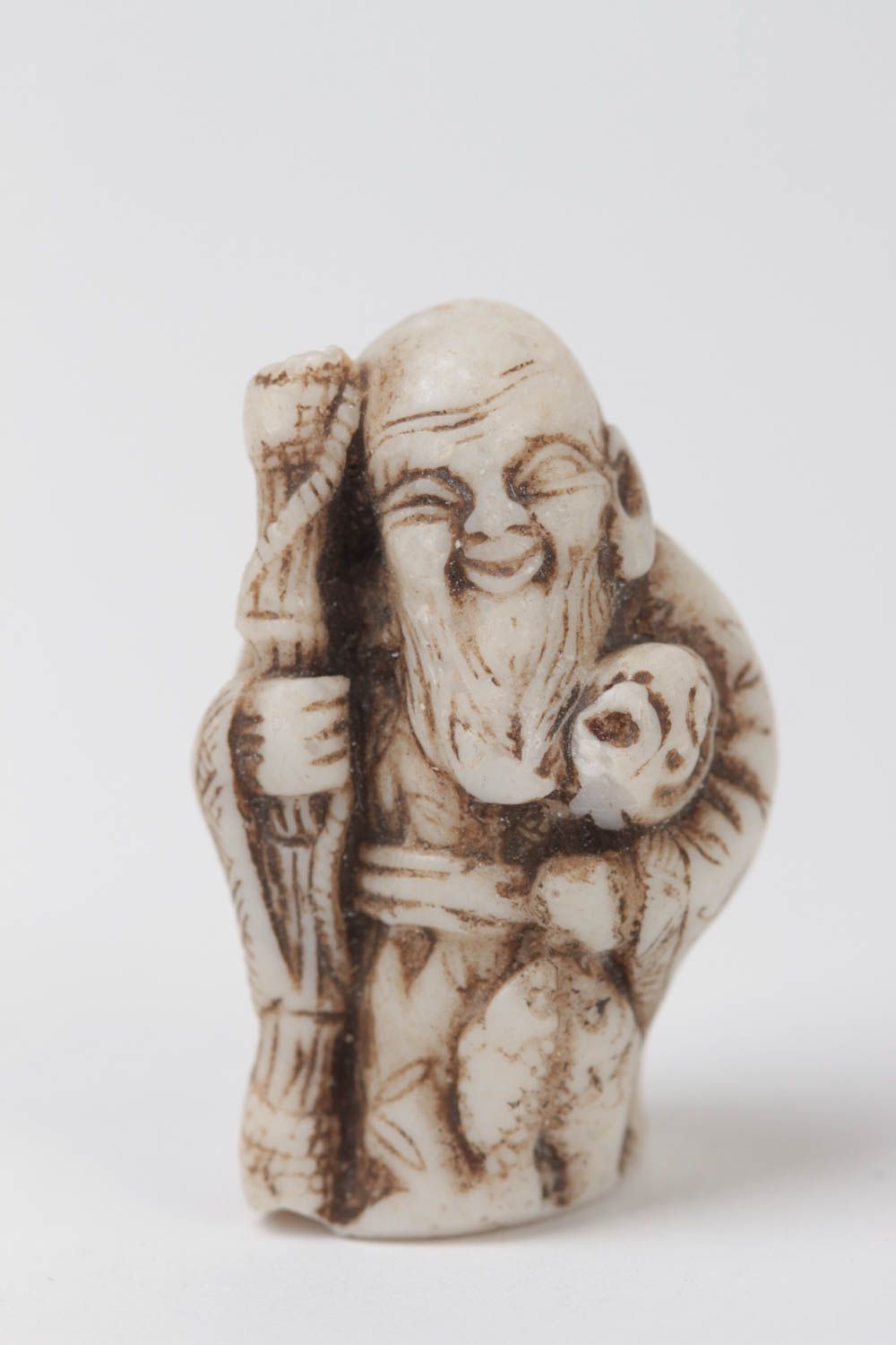 Интересная статуэтка из полимерной смолы и мраморной крошки ручной работы Эбису фото 2