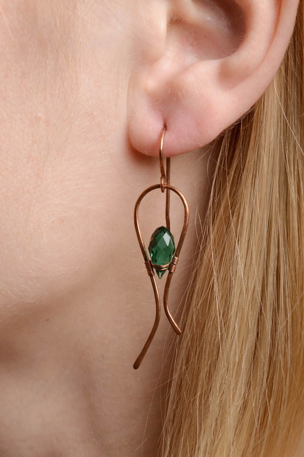 Handmade laconic wire wrap copper earrings with green crystal glass beads photo 2