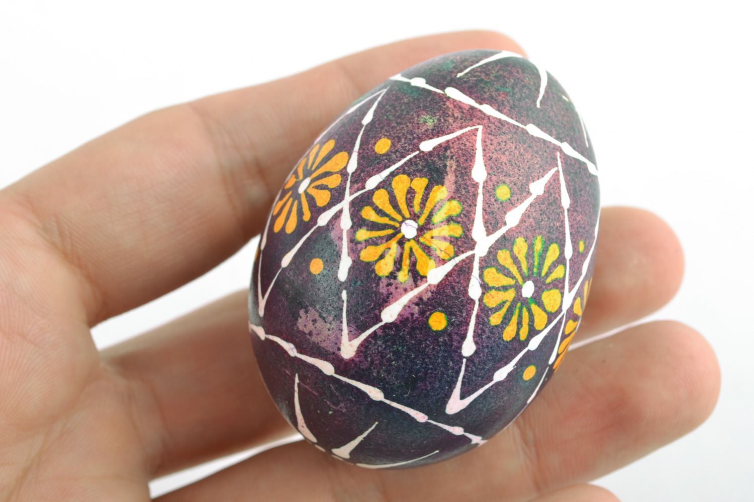 Huevo de Pascua con pintura de cera  foto 2