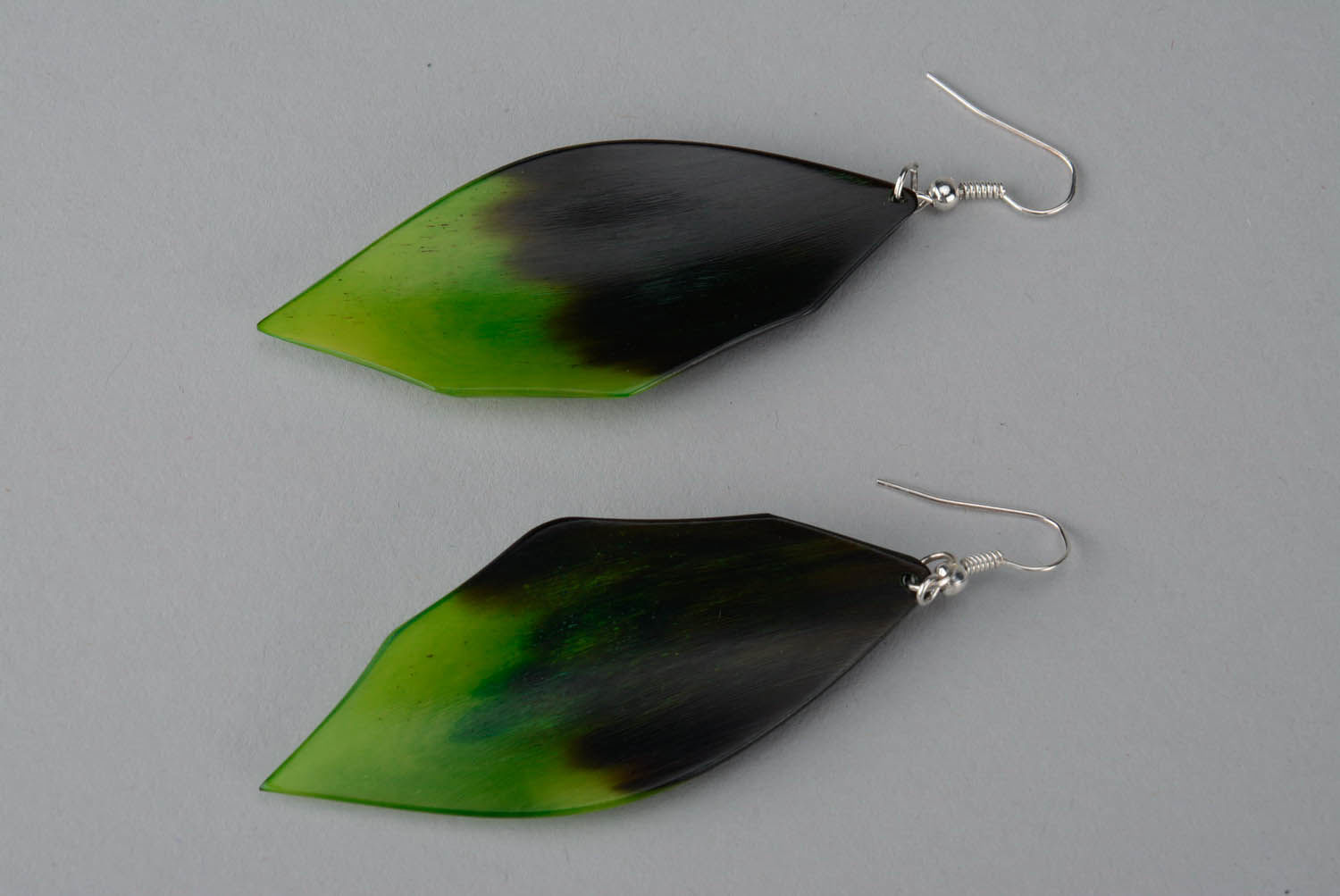 Earrings made of cow horn Green Leaves photo 1