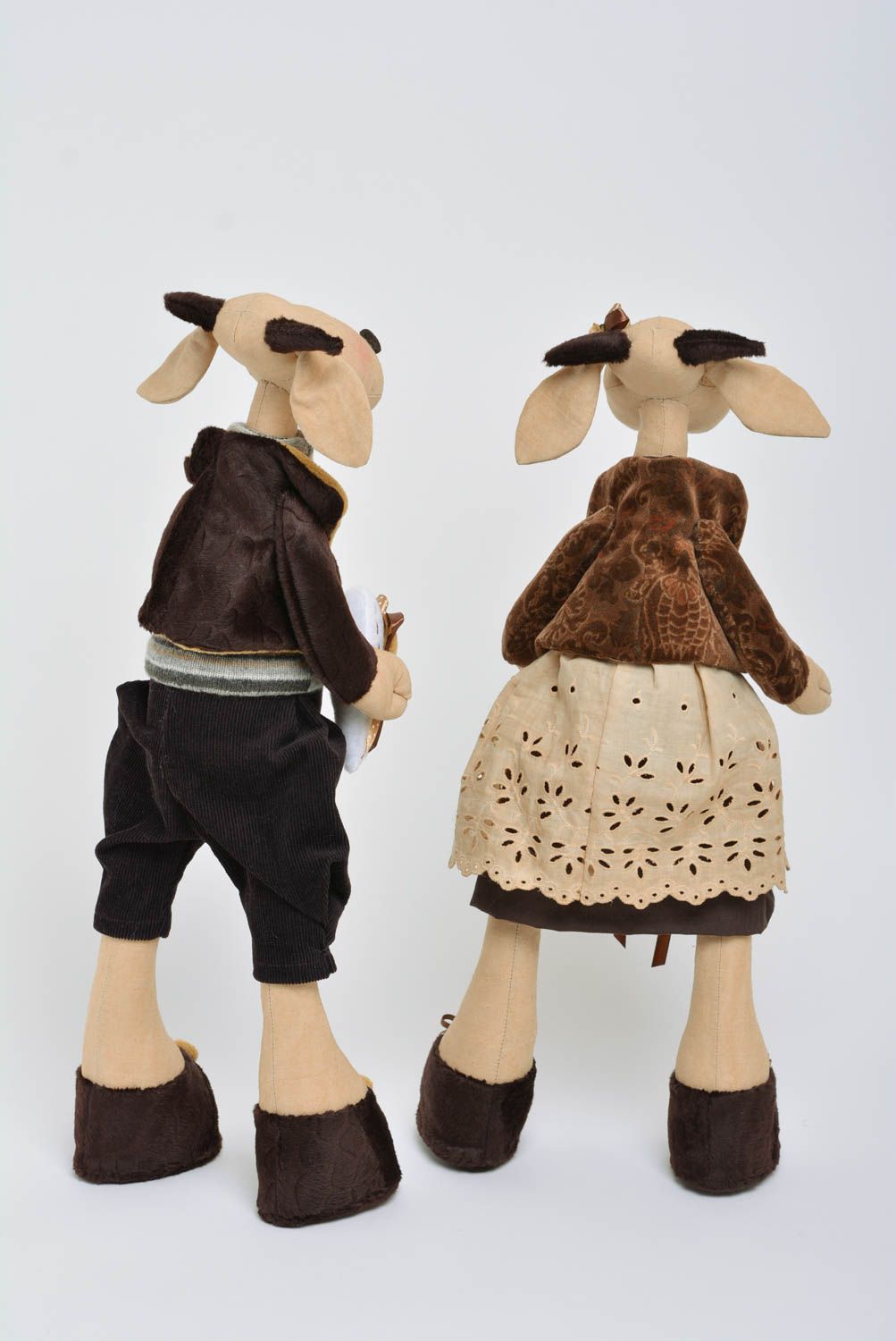 Ensemble de jouets faits main en tissus décoratifs 2 pièces Taureau et Vache photo 4