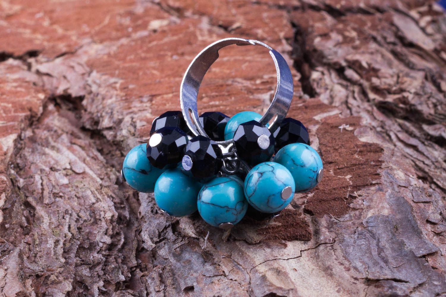 Голубое кольцо из бирюзы и черного хрусталя регулируемое необычное для девушек фото 1
