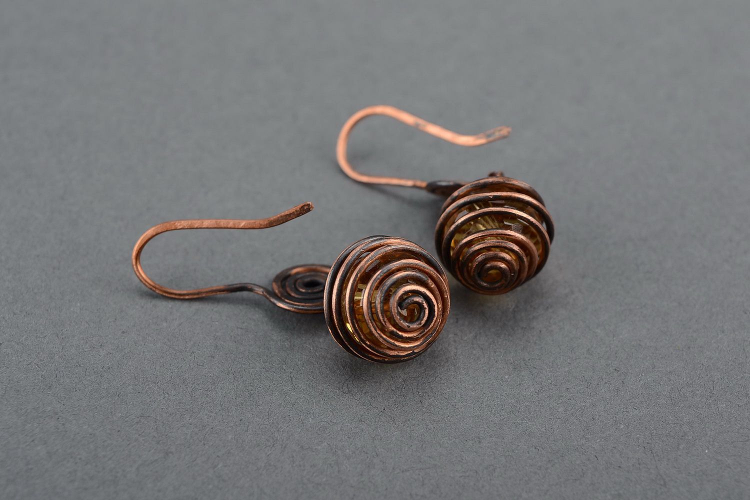 Ohrringe mit böhmischen Perlen in Wire Wrap-Technik foto 5