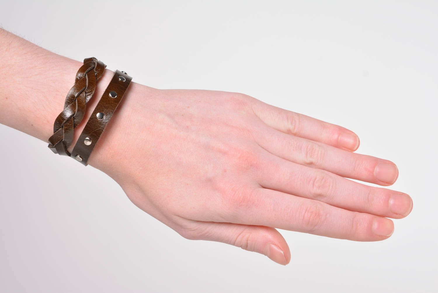 Bracelet cuir Bijou fait main Accessoire design large fourniture métallique photo 2