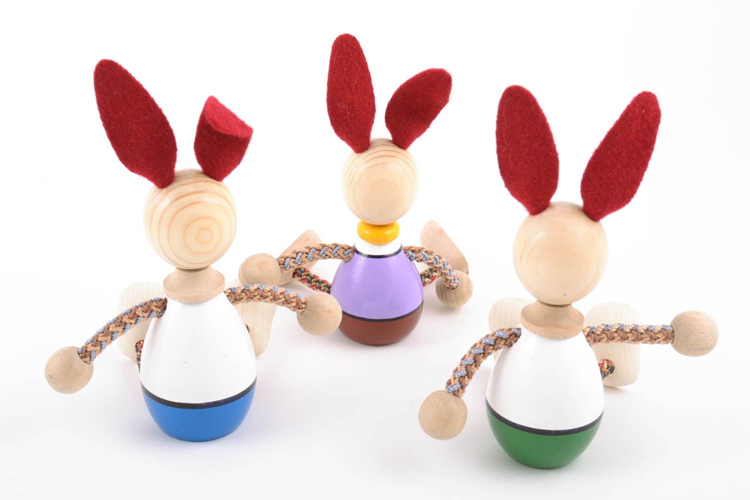 Handmade Öko Holz Spielzeug Set 3 Stück Hasen in Trachten Buchenholz foto 3