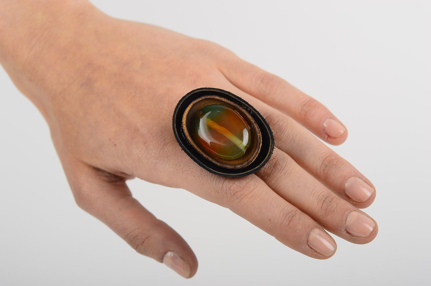 Украшение из кожи кольцо ручной работы кольцо из кожи и натурального камня фото 1