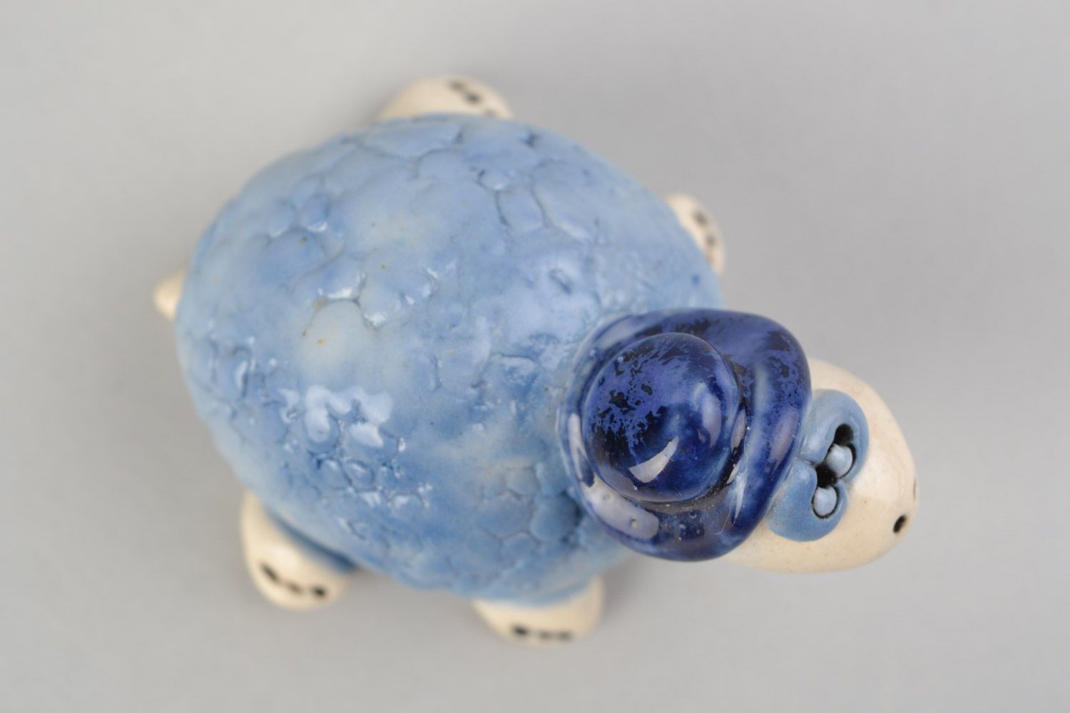 Figura cerámica artesanal pintada tortuga azul bonita foto 3