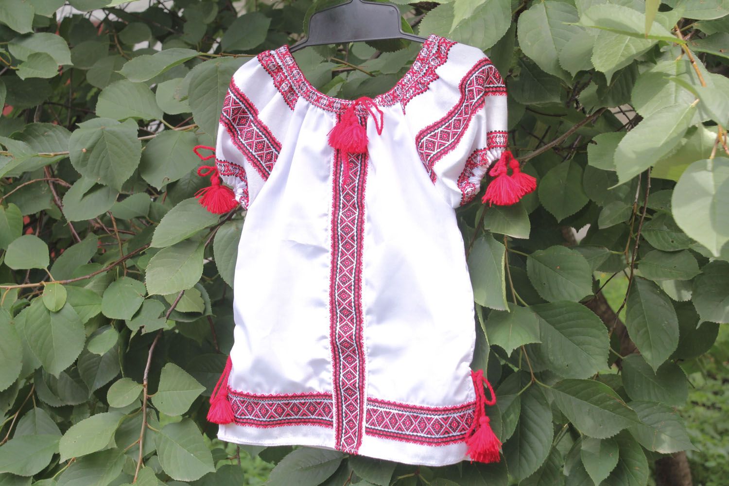 Embroidered baby dress photo 5
